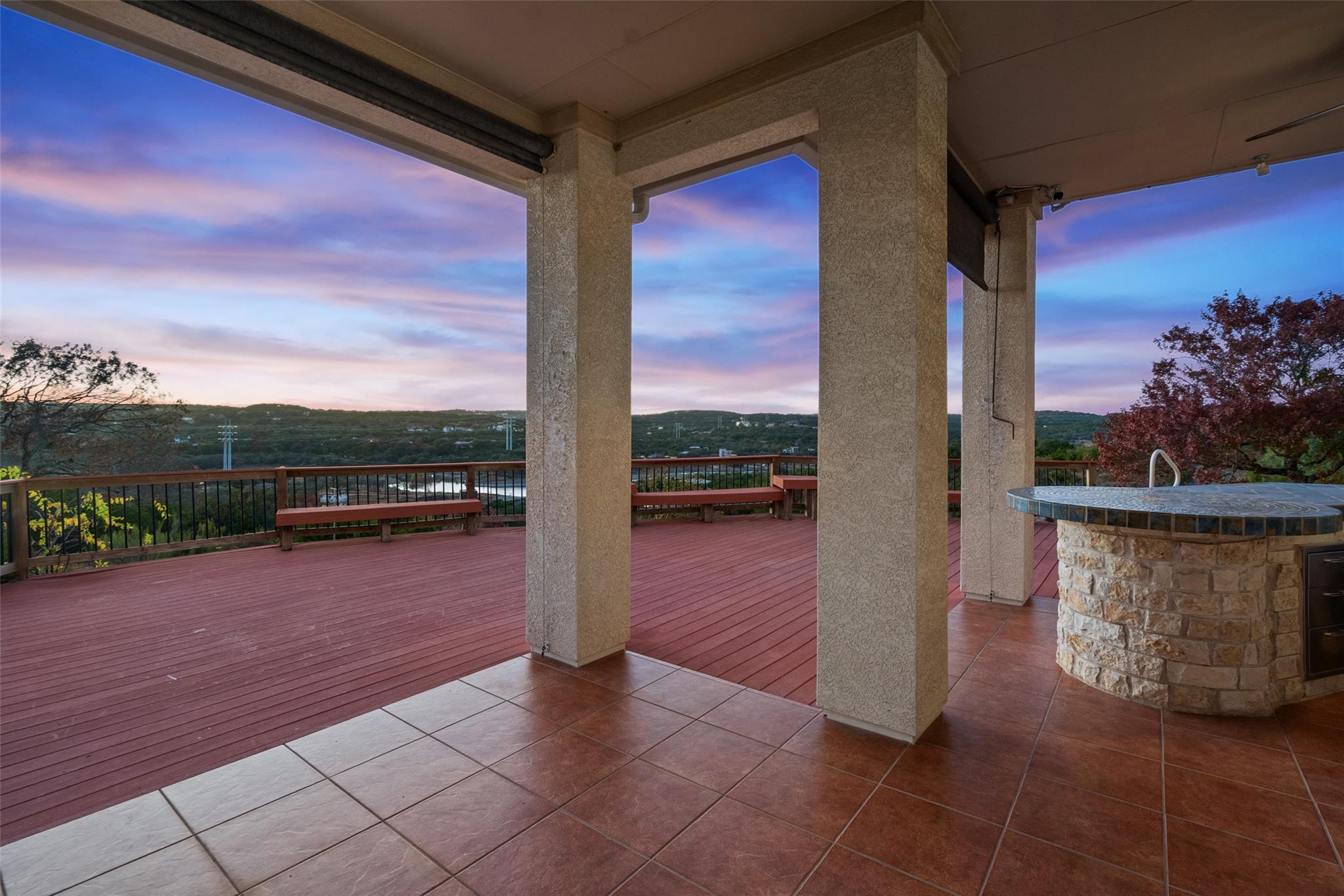 2906 Lakehurst Rd, Spicewood, TX 78669