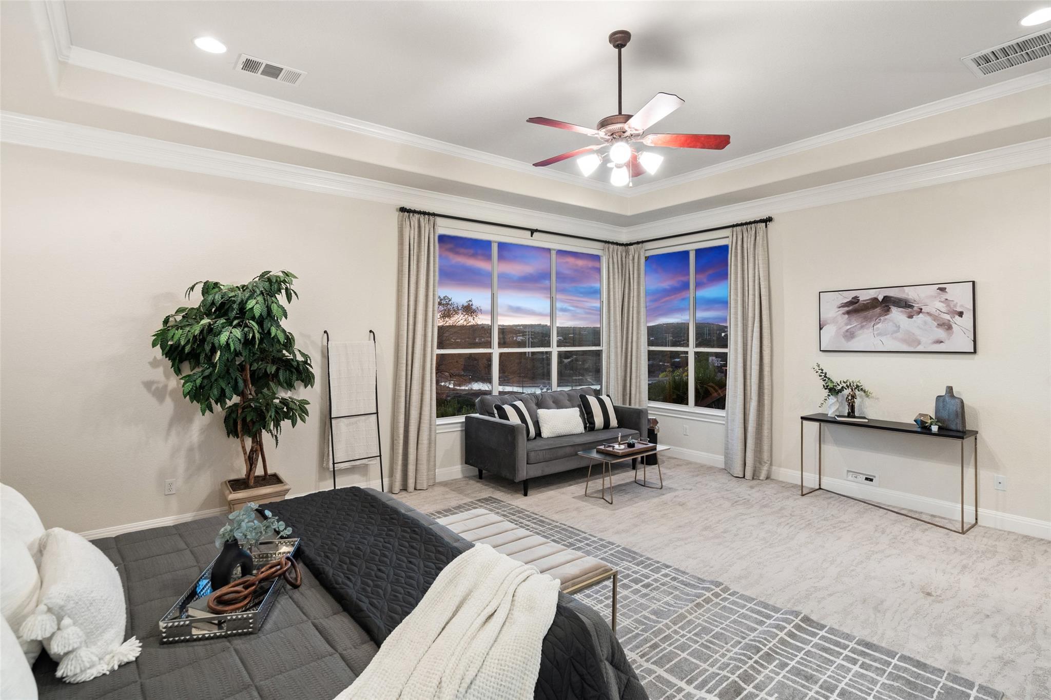 2906 Lakehurst Rd, Spicewood, TX 78669