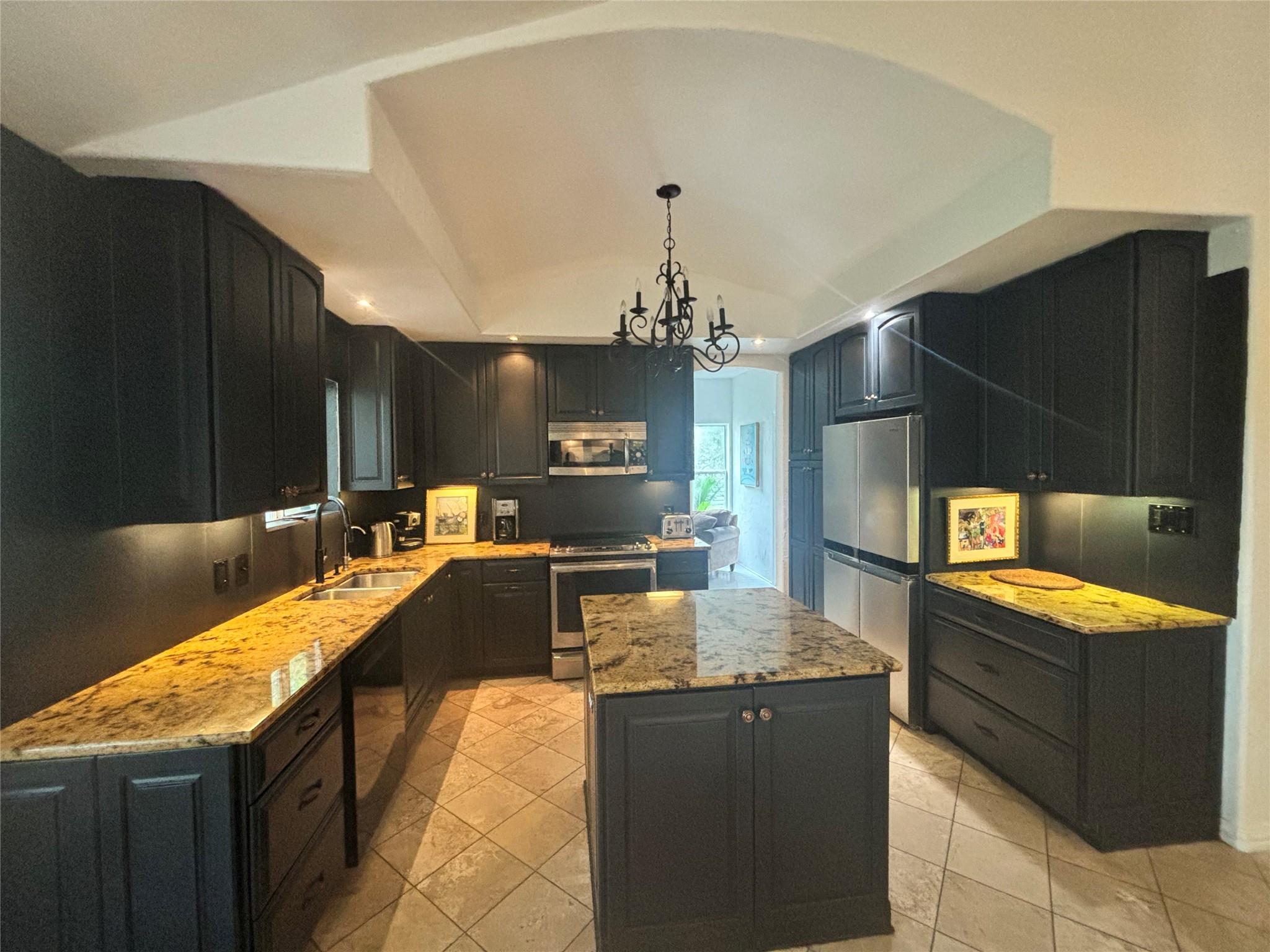 338 Sailmaster St, Lakeway, TX 78734