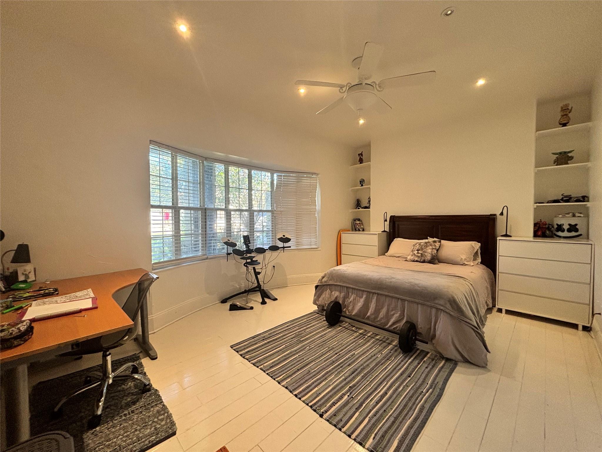 338 Sailmaster St, Lakeway, TX 78734