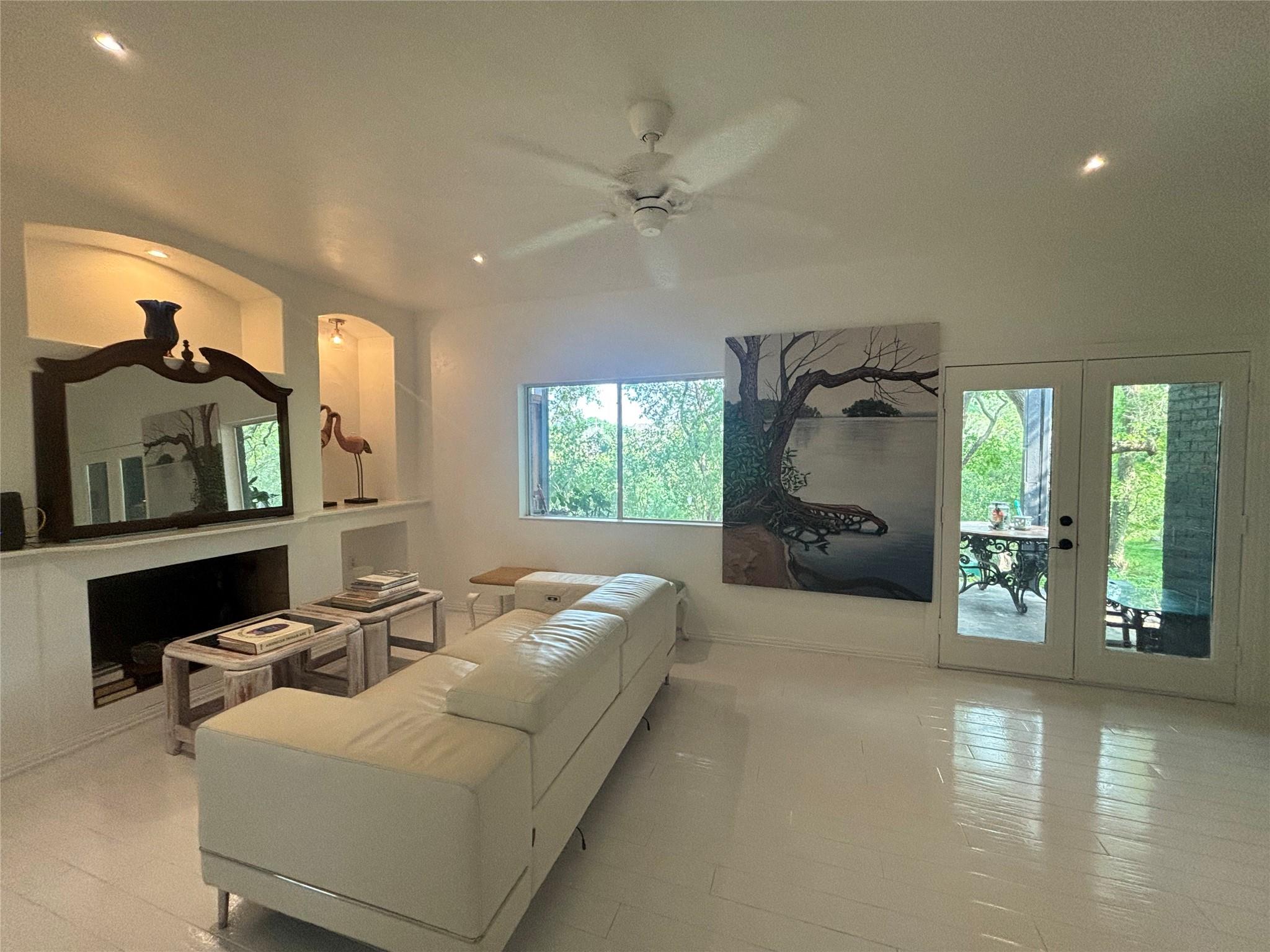 338 Sailmaster St, Lakeway, TX 78734