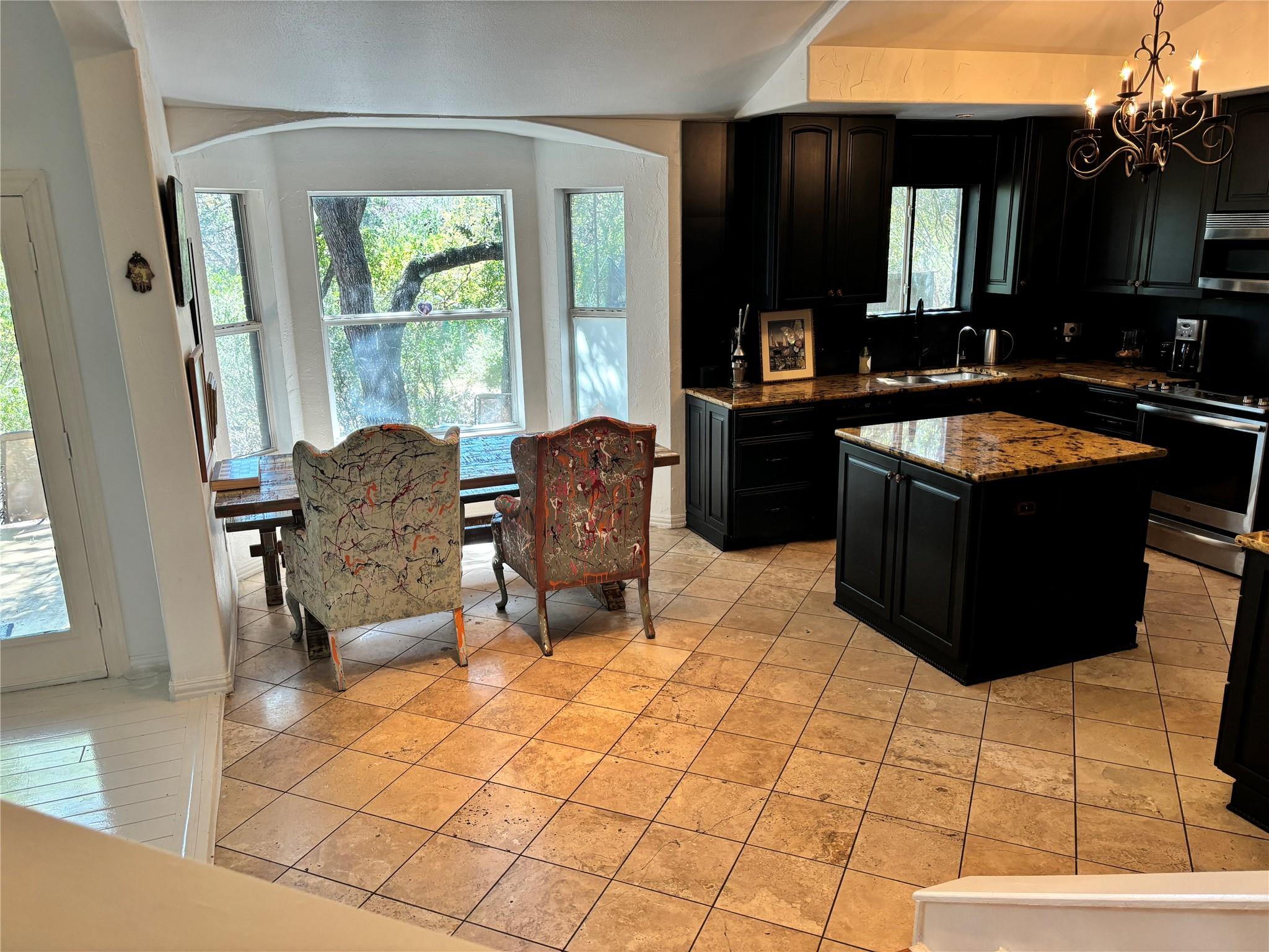 338 Sailmaster St, Lakeway, TX 78734