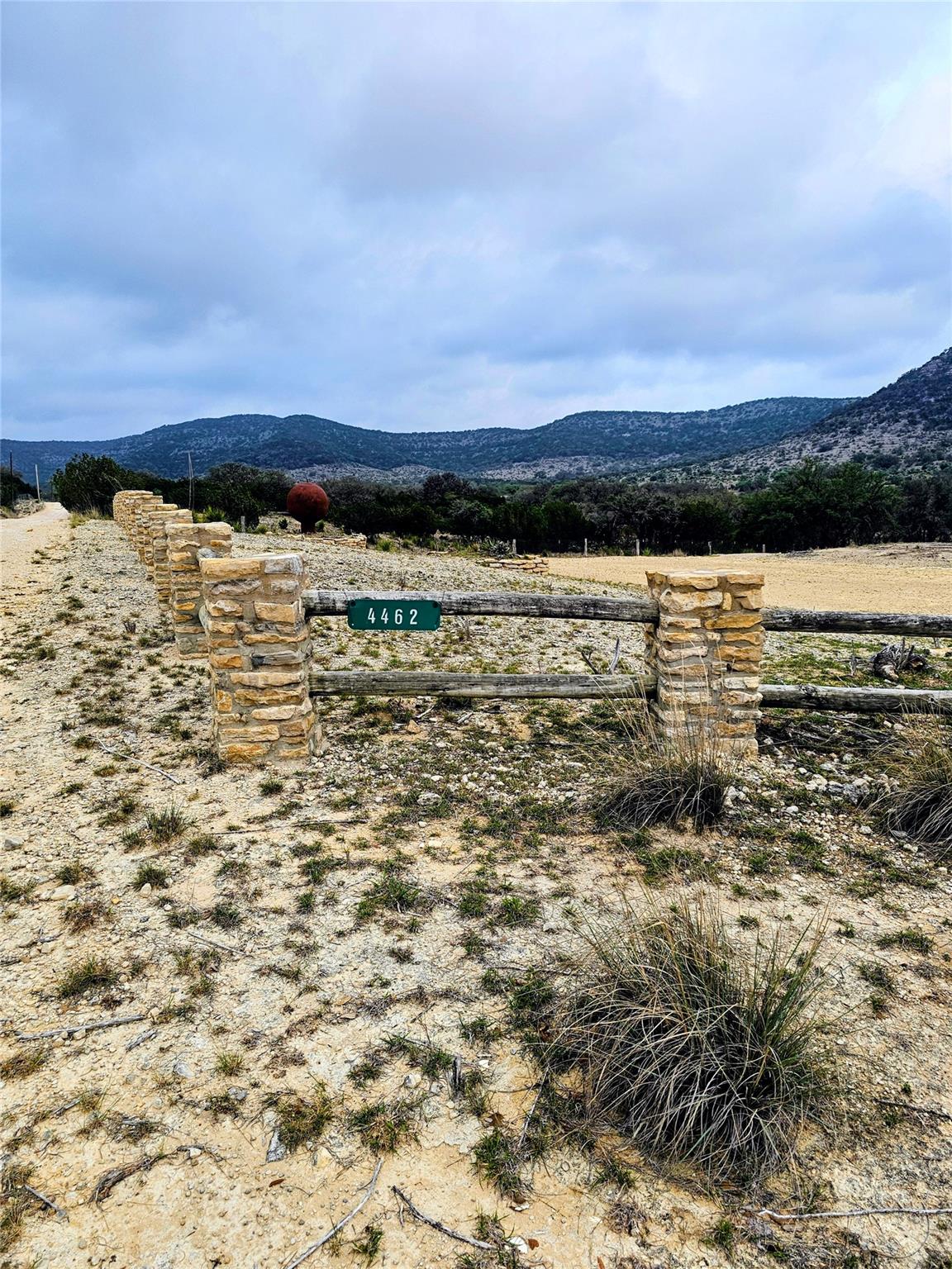 4462 Cr 390, Rocksprings, TX 78828