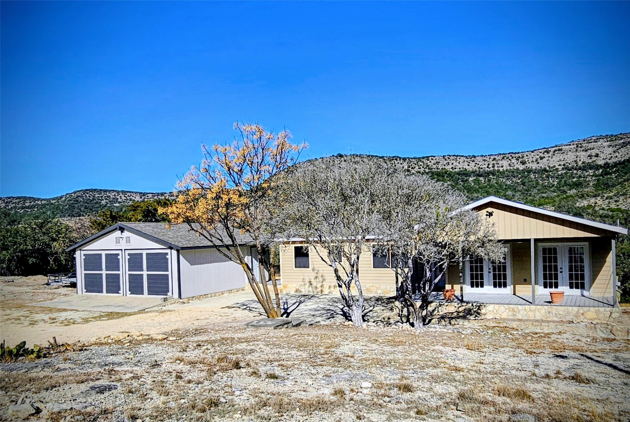 4462 Cr 390, Rocksprings, TX 78828