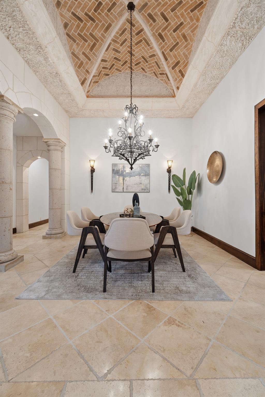 504 Black Wolf Run, Lakeway, TX 78738