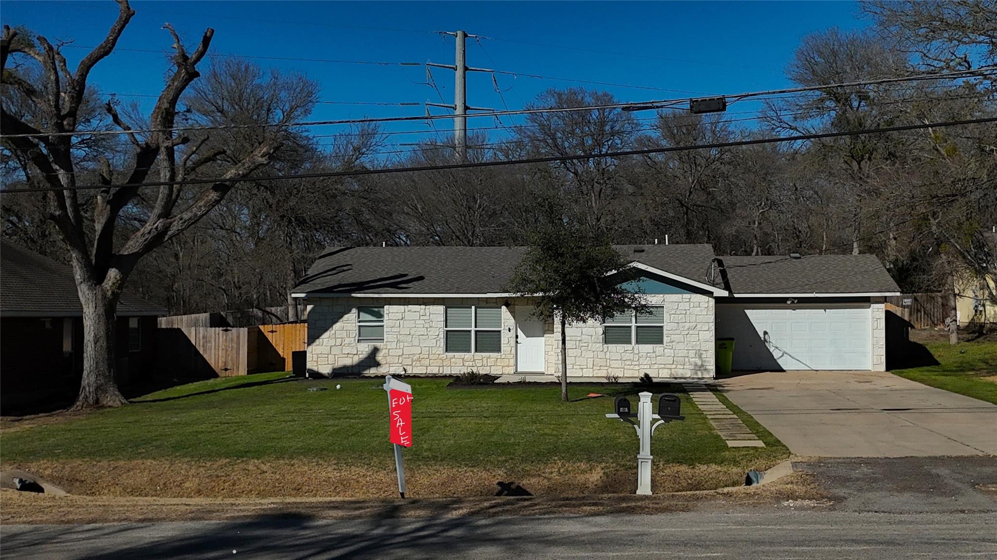 200 E Keanahalululu Ln # R, Bastrop, TX 78602