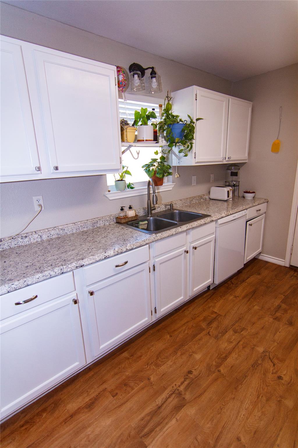 200 E Keanahalululu Ln # R, Bastrop, TX 78602