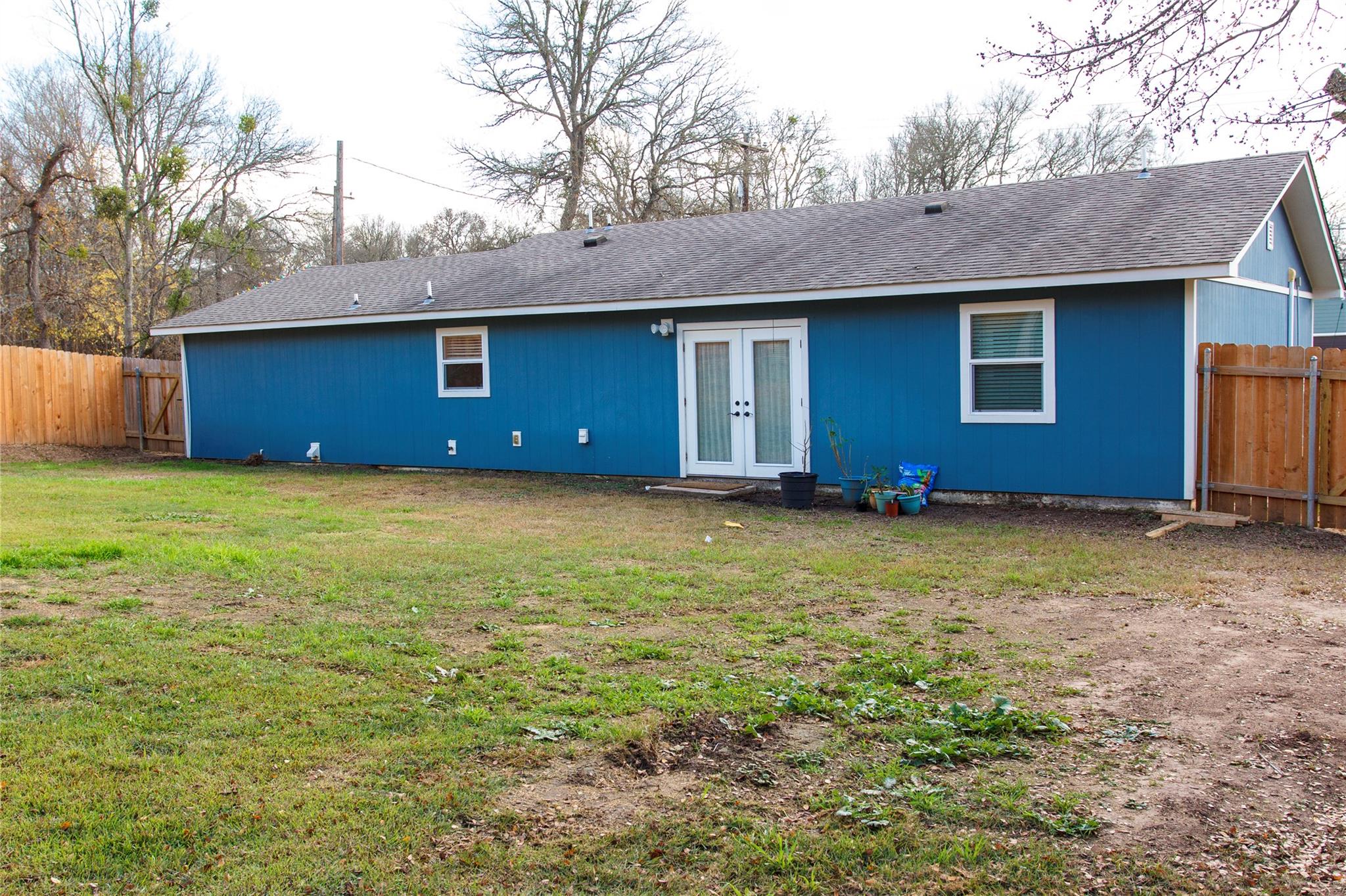 200 E Keanahalululu Ln # R, Bastrop, TX 78602