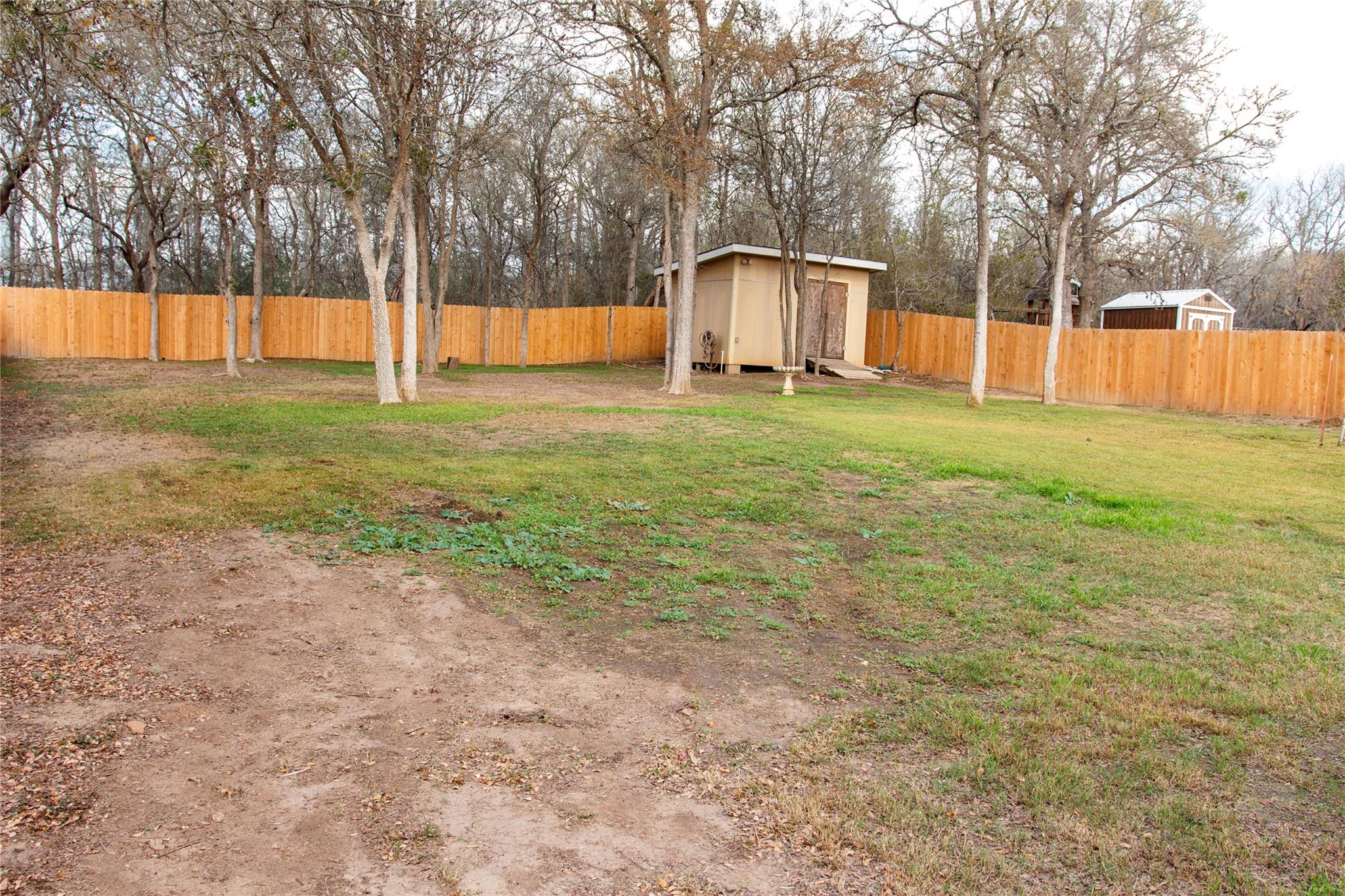 200 E Keanahalululu Ln # R, Bastrop, TX 78602