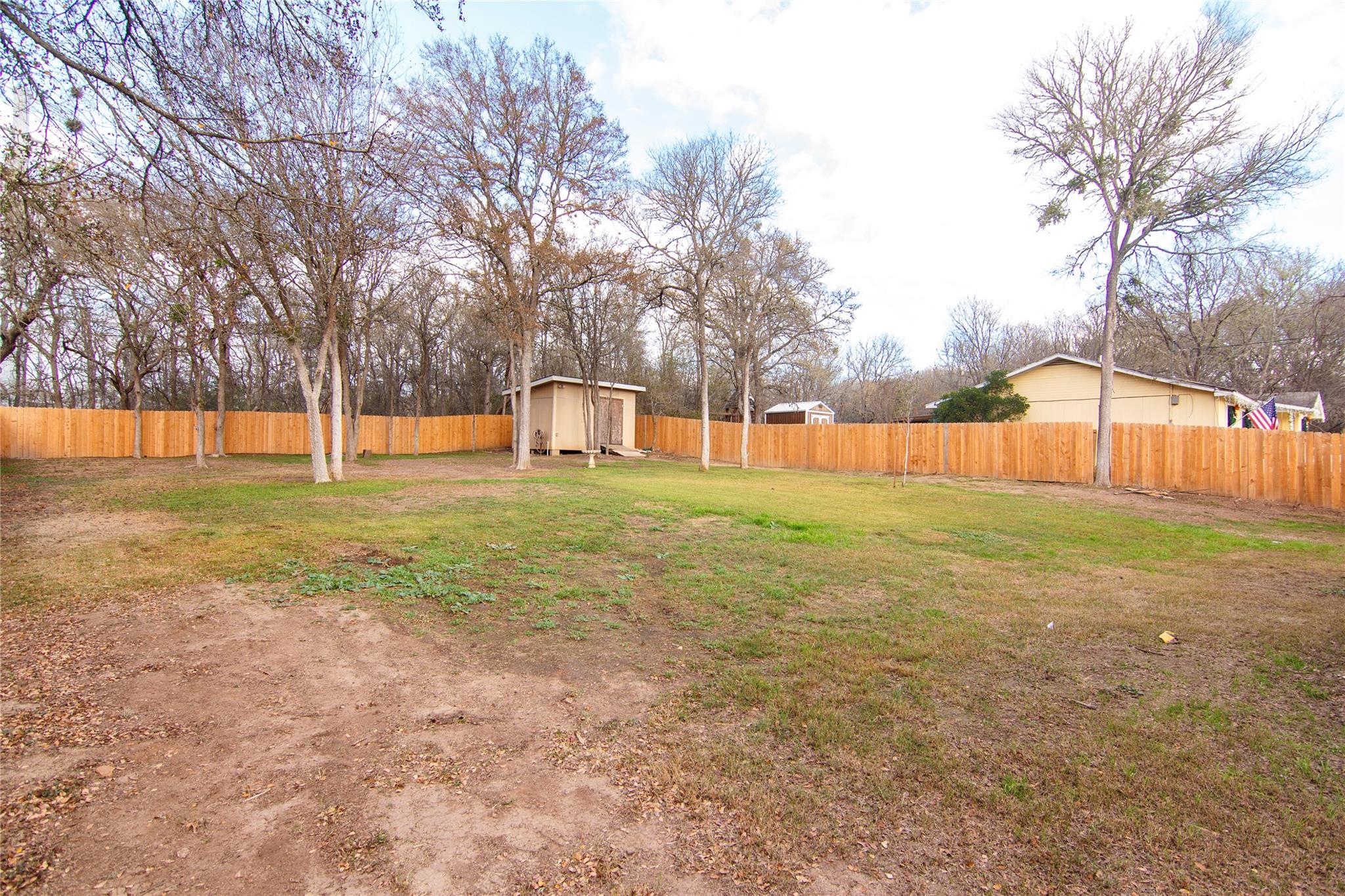 200 E Keanahalululu Ln # R, Bastrop, TX 78602