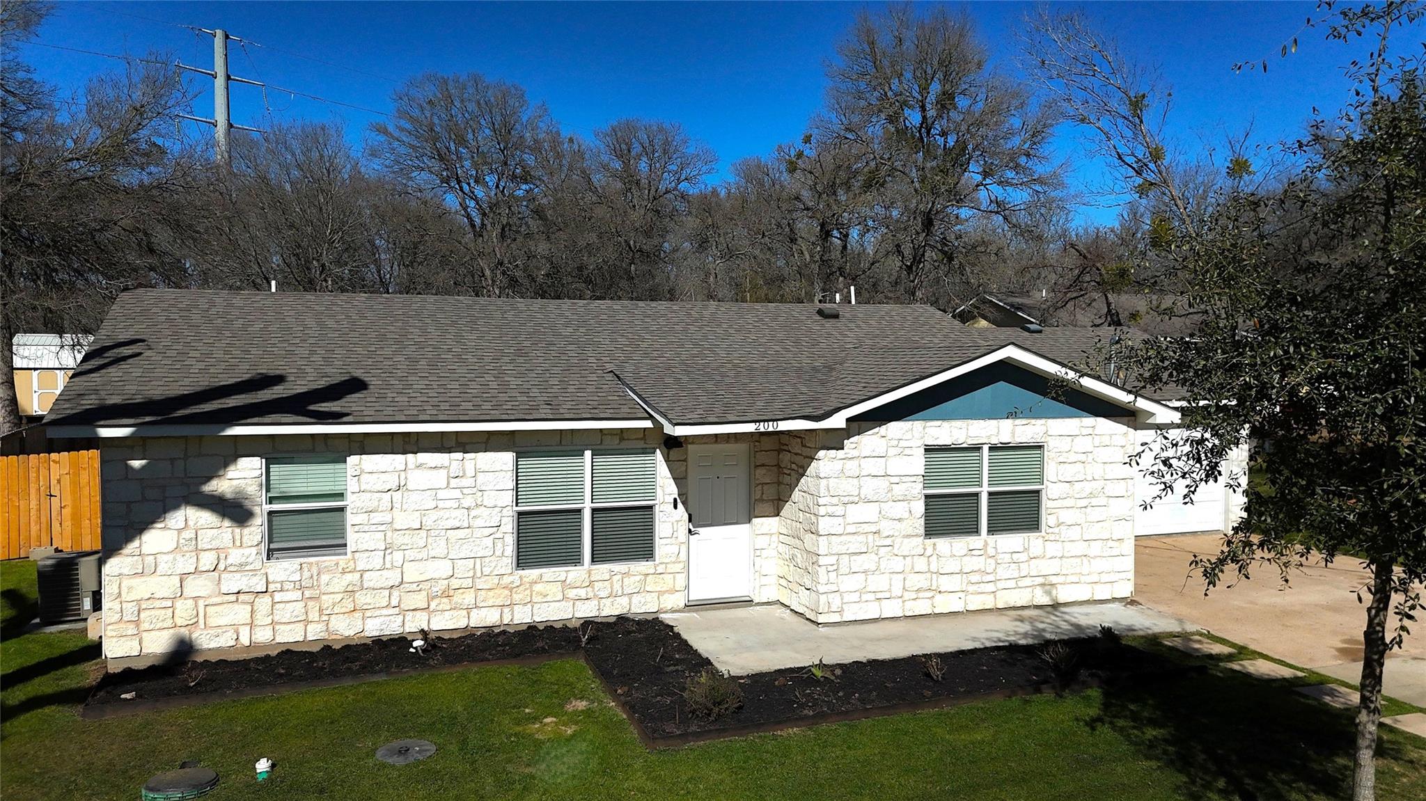 200 E Keanahalululu Ln # R, Bastrop, TX 78602