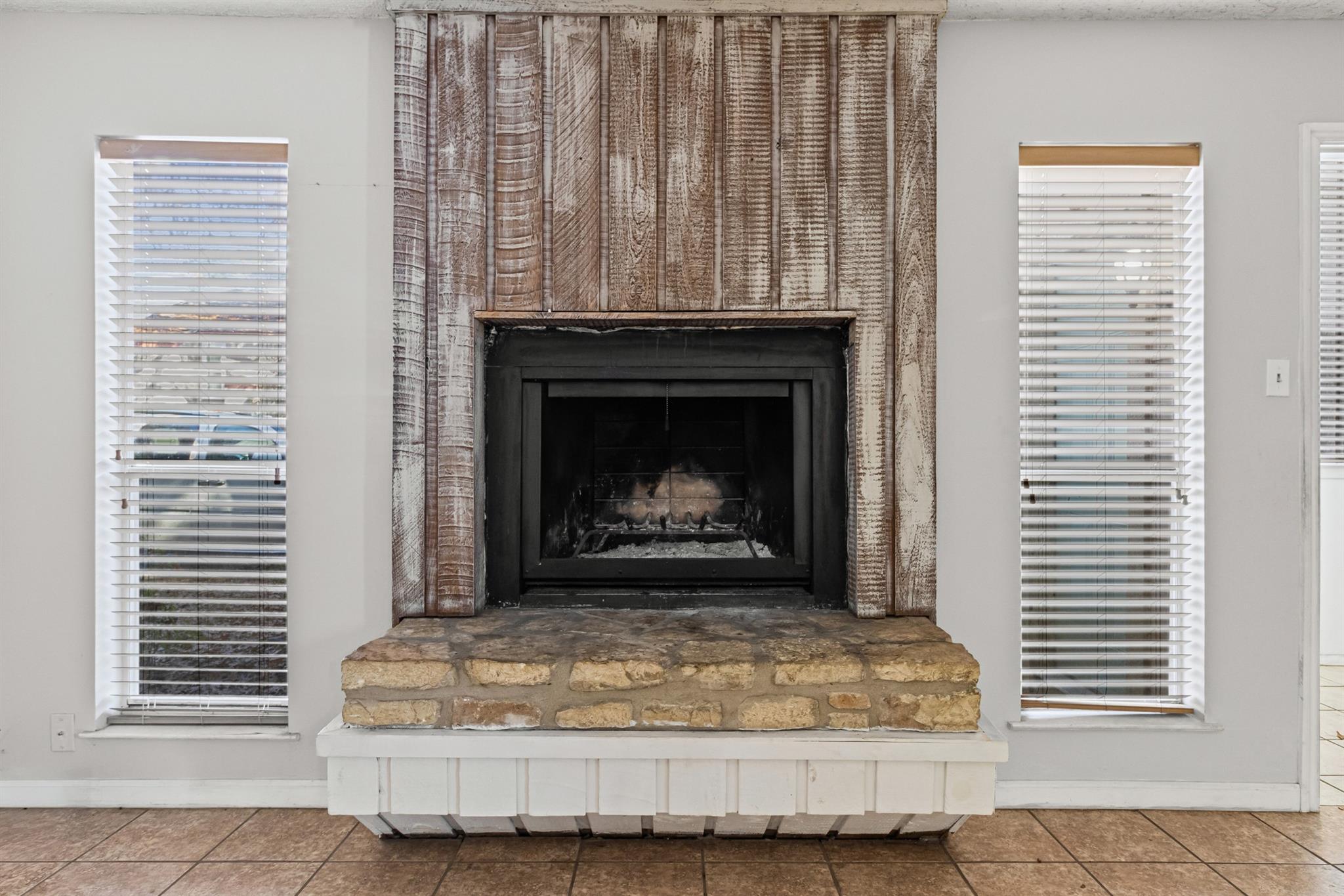 24 Marina Cir, Wimberley, TX 78676