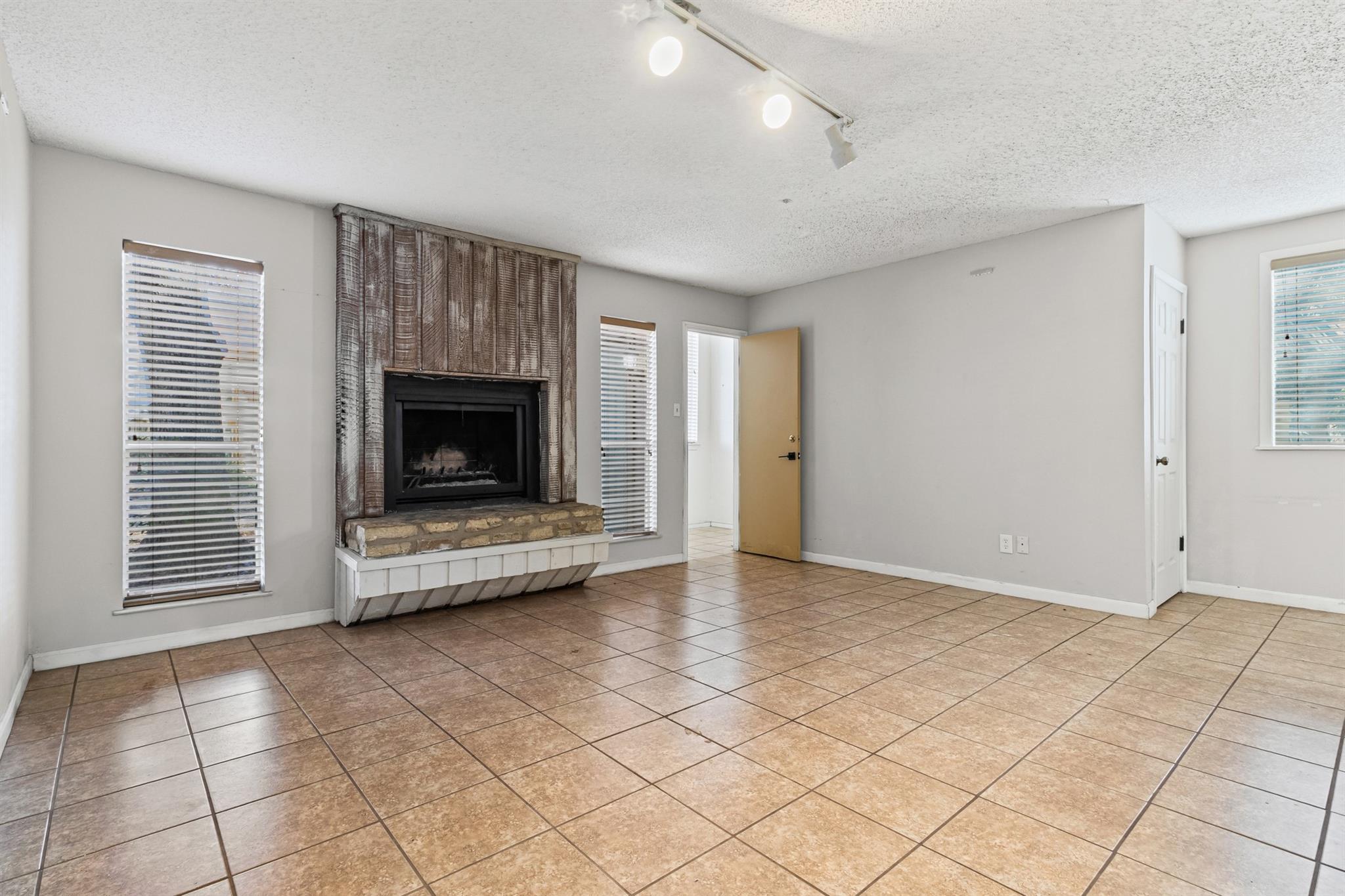 24 Marina Cir, Wimberley, TX 78676