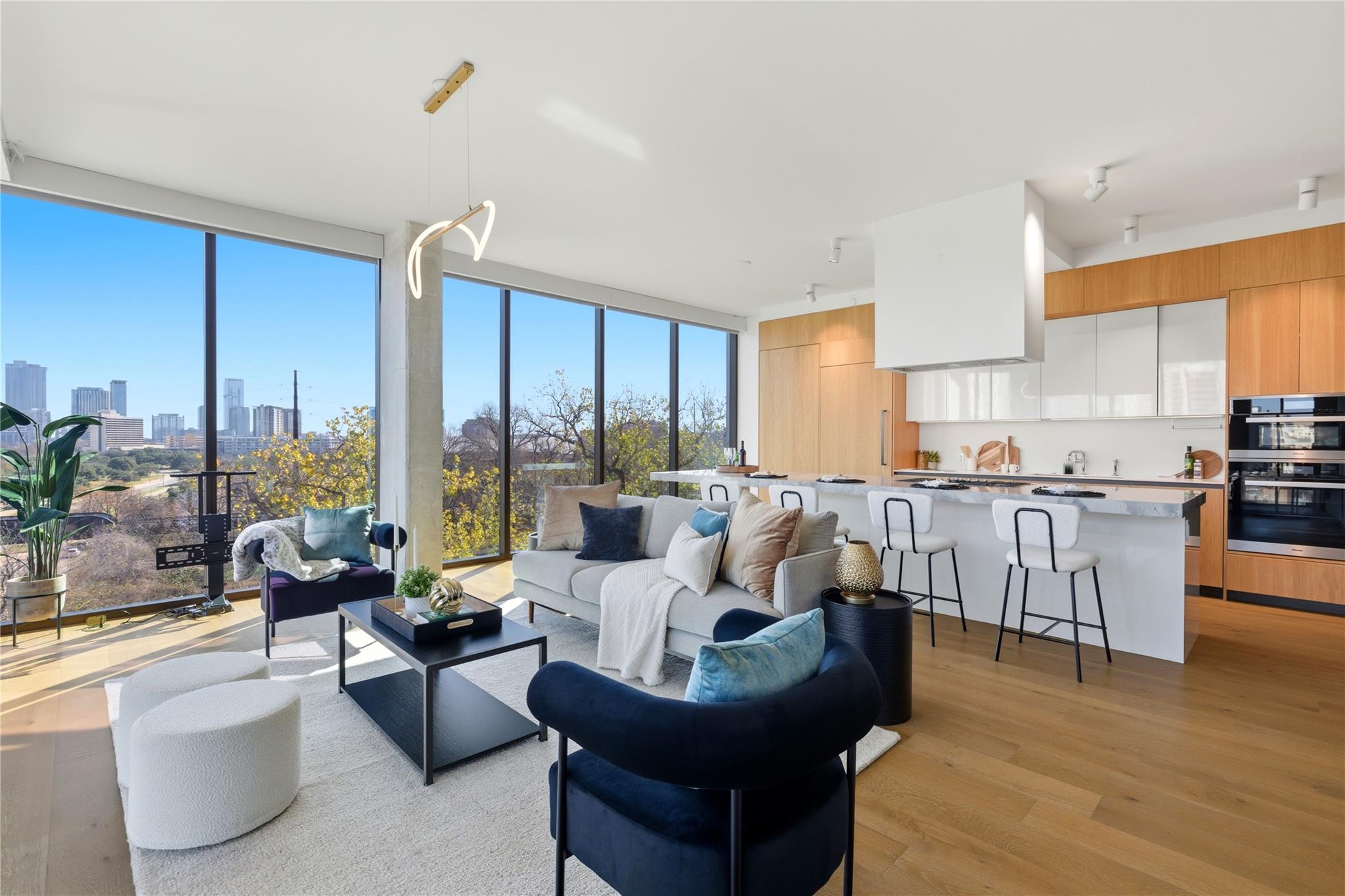 1211 W Riverside Dr W # 6B, Austin, TX 78704