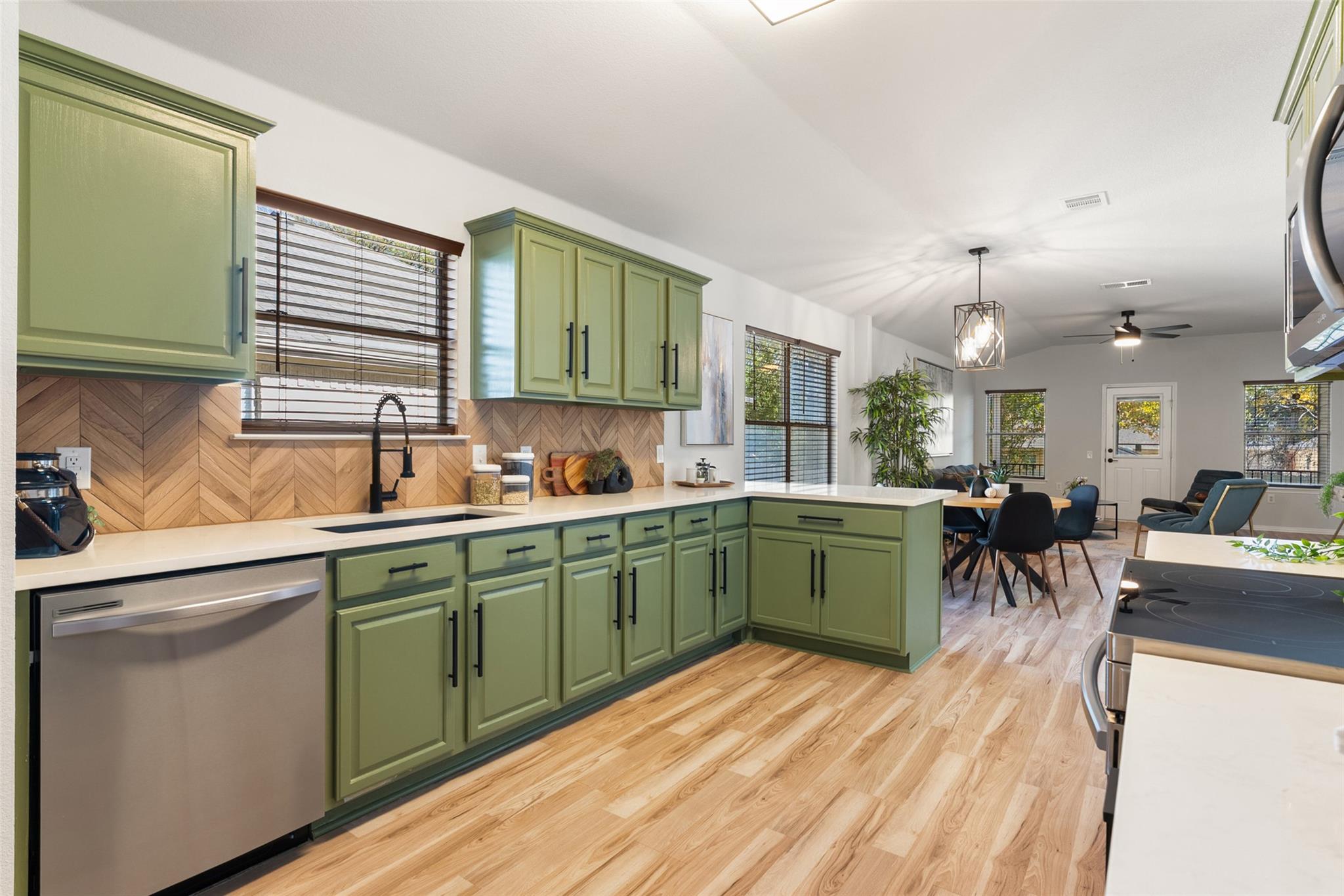 5129 English Glade Dr, Austin, TX 78724