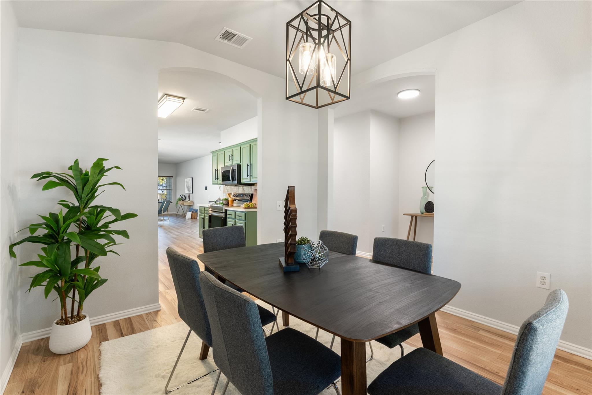 5129 English Glade Dr, Austin, TX 78724