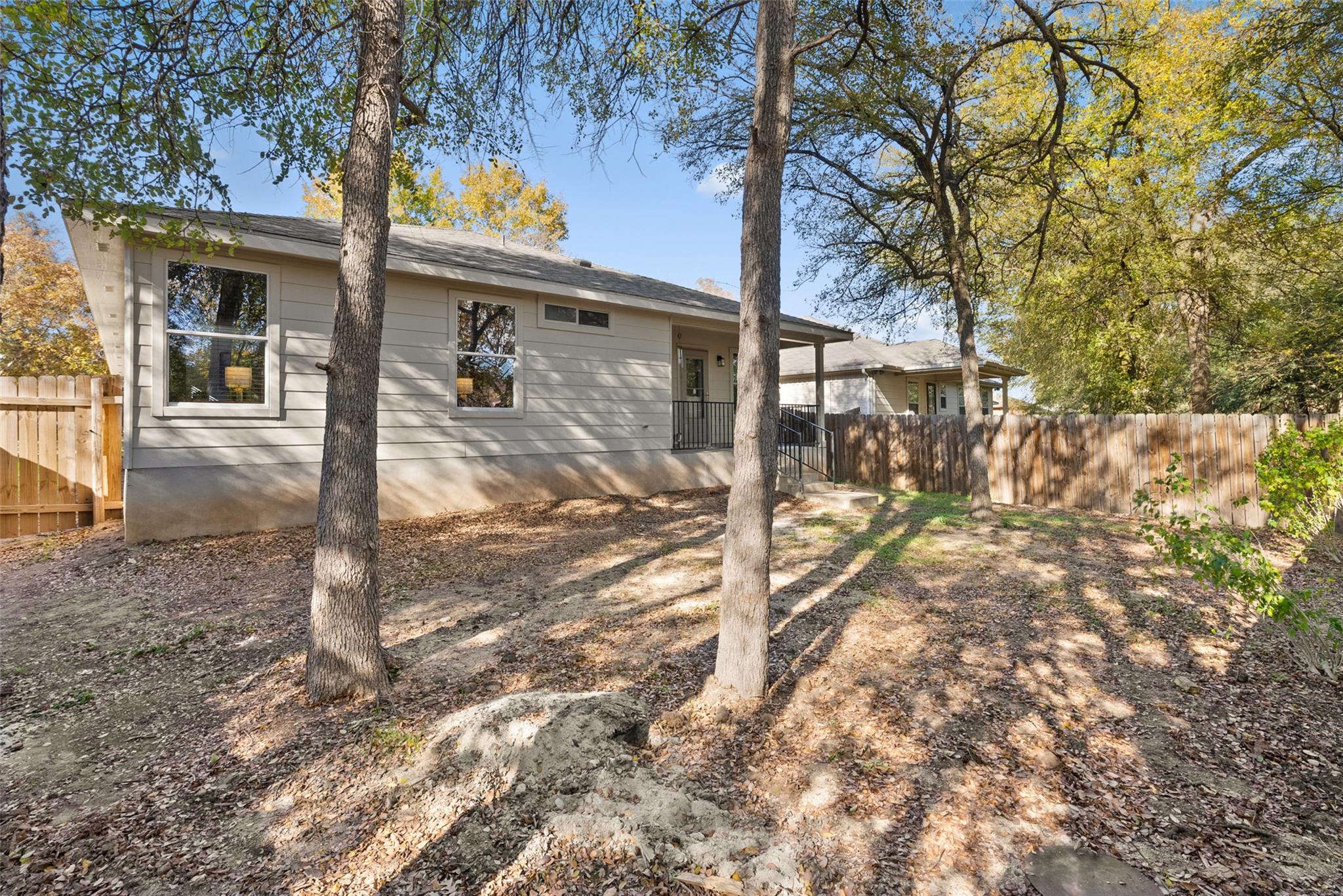 5129 English Glade Dr, Austin, TX 78724