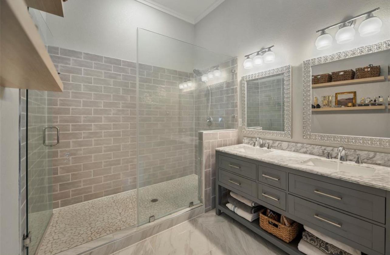 539 Elm St, New Ulm, TX 78950