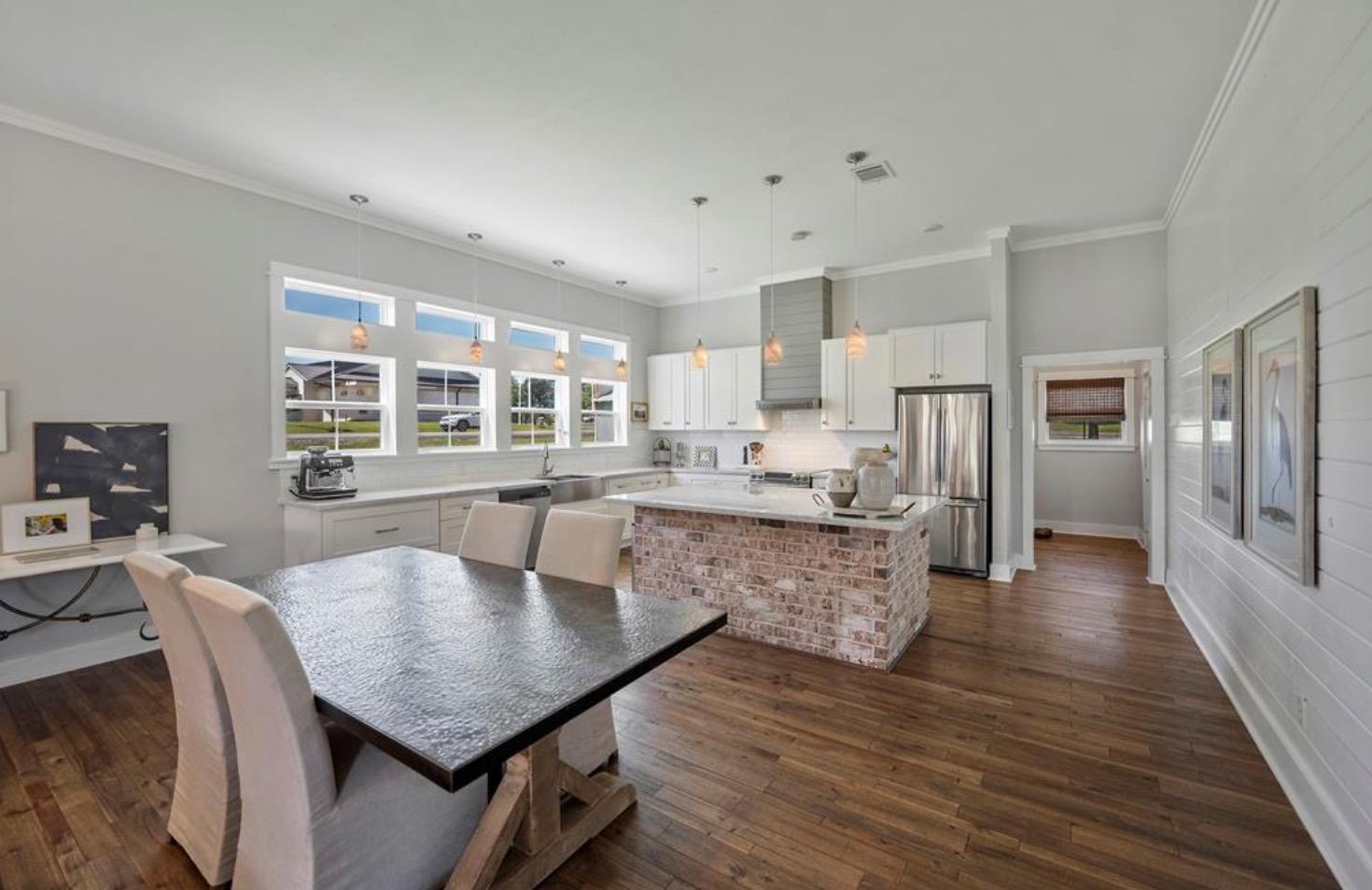 539 Elm St, New Ulm, TX 78950