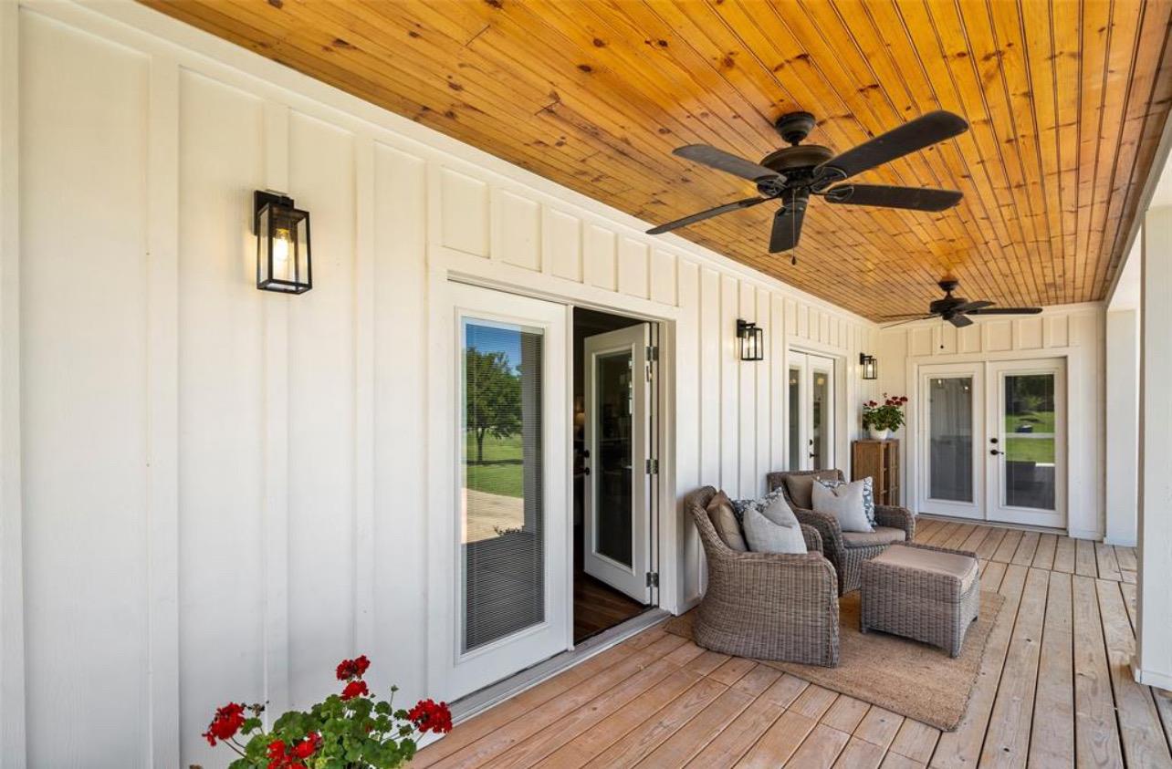 539 Elm St, New Ulm, TX 78950