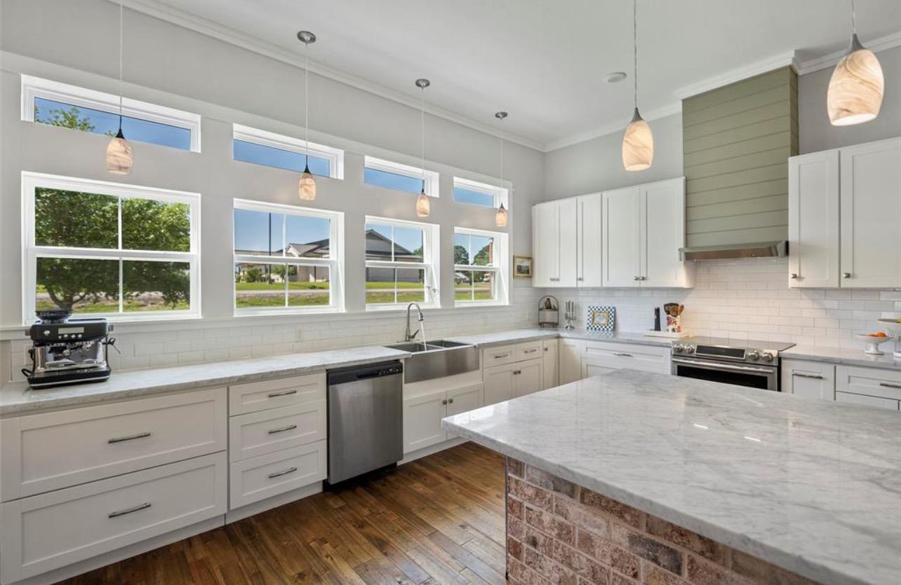 539 Elm St, New Ulm, TX 78950