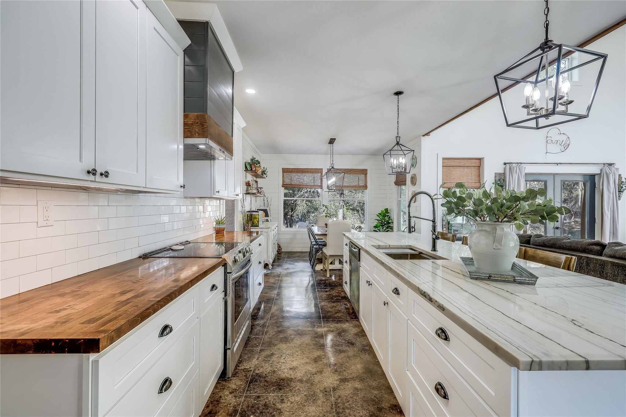 20008 Victoria Chase Rd, Lago Vista, TX 78645