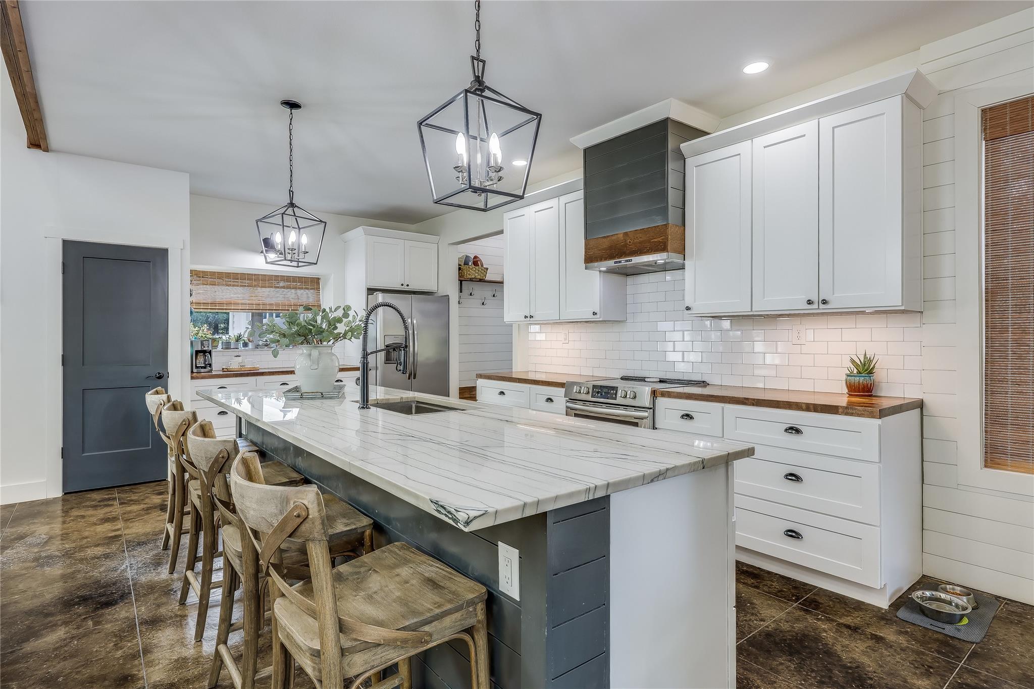 20008 Victoria Chase Rd, Lago Vista, TX 78645