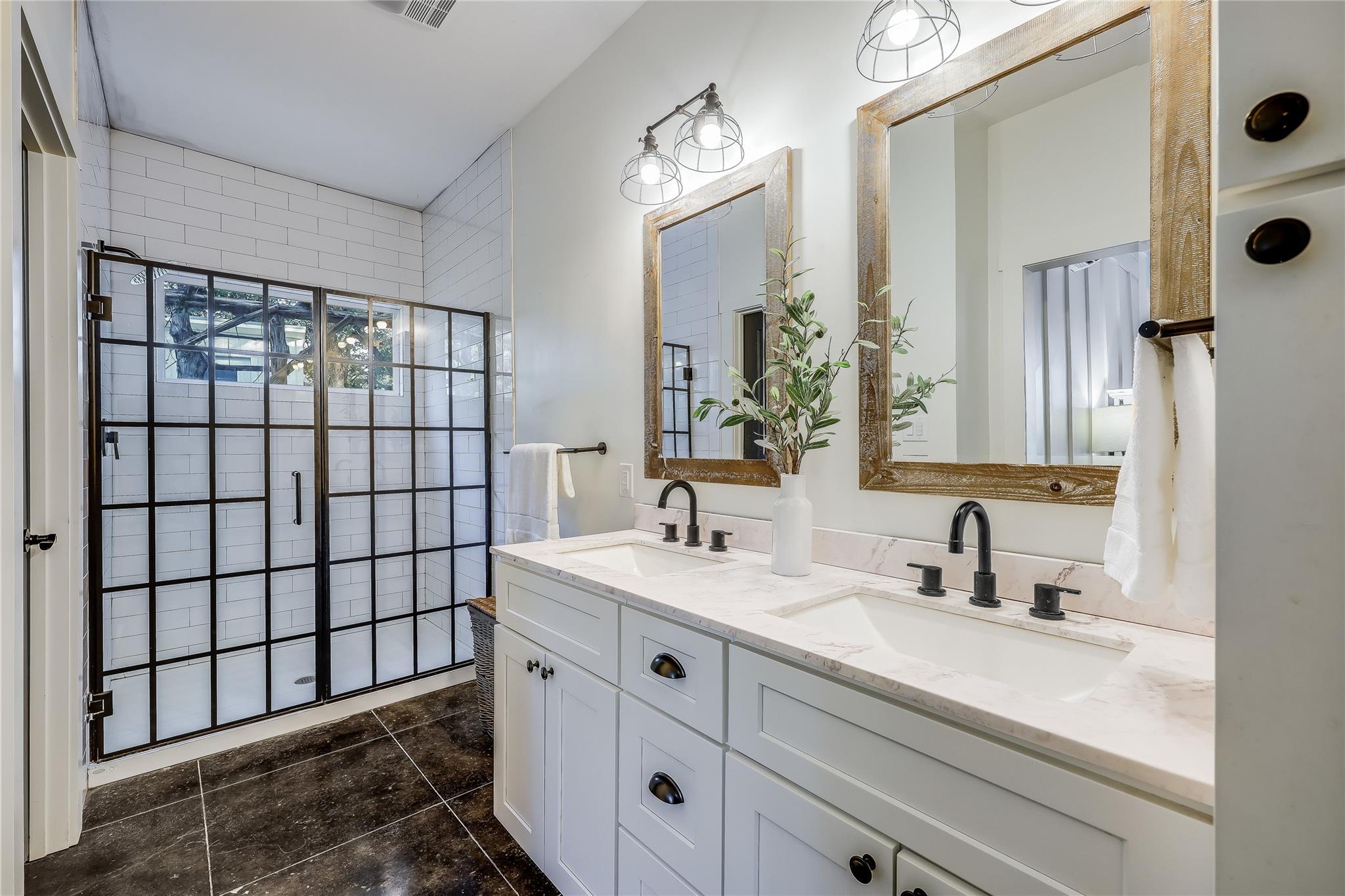 20008 Victoria Chase Rd, Lago Vista, TX 78645