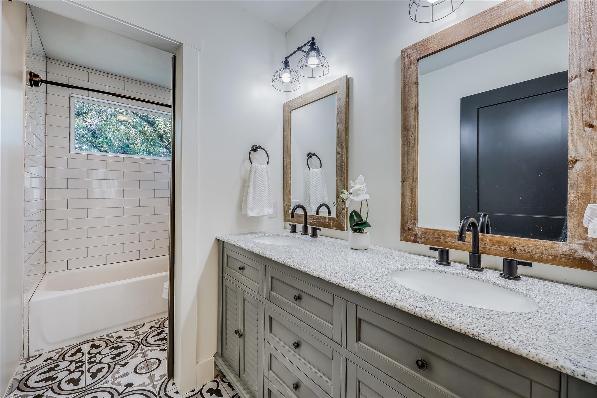 20008 Victoria Chase Rd, Lago Vista, TX 78645