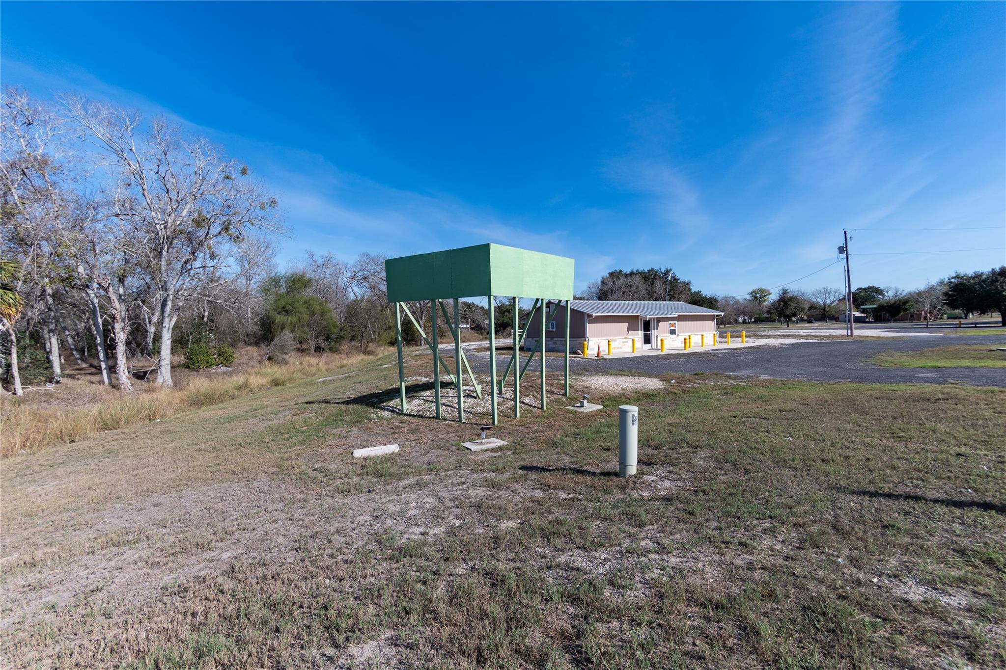 1000 N 5th St St, Kenedy, TX 78119