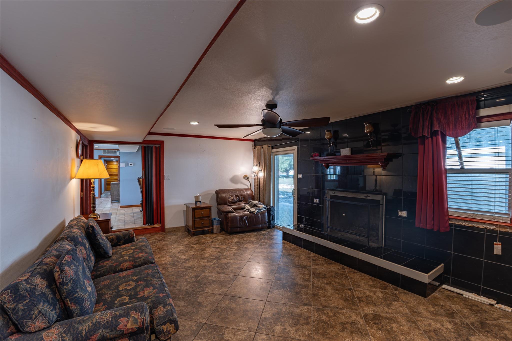 1000 N 5th St St, Kenedy, TX 78119