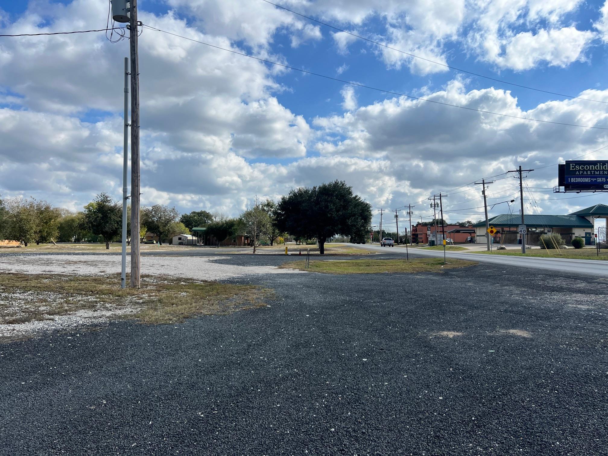 1000 N 5th St St, Kenedy, TX 78119