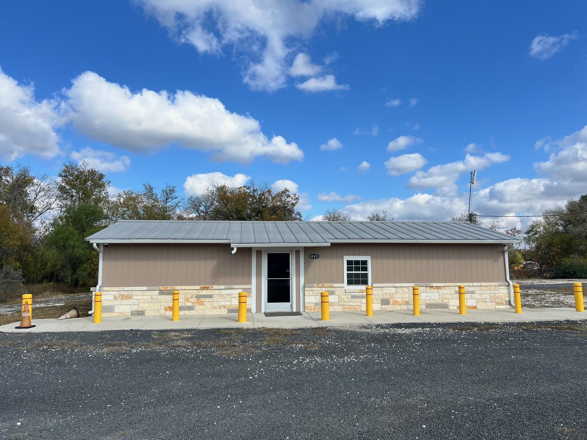 1000 N 5th St St, Kenedy, TX 78119