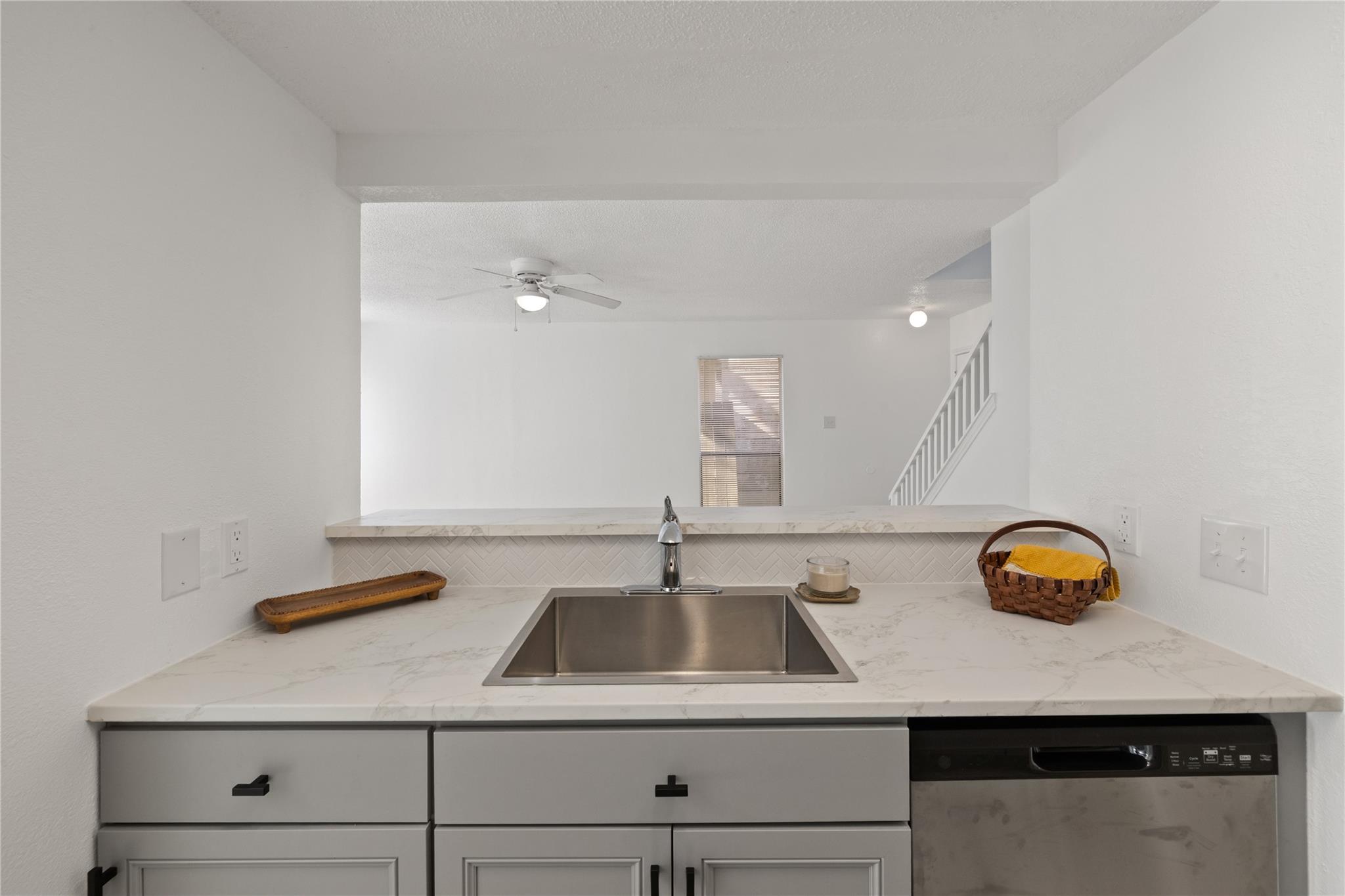 2629-B Alcott Ln # B, Austin, TX 78748