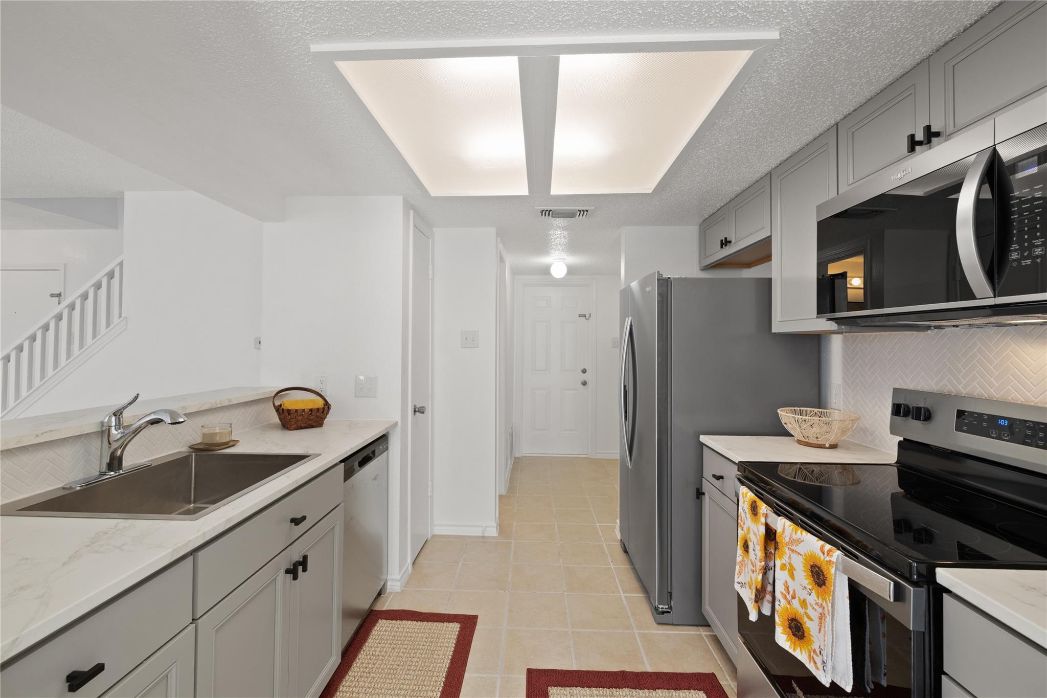 2629-B Alcott Ln # B, Austin, TX 78748