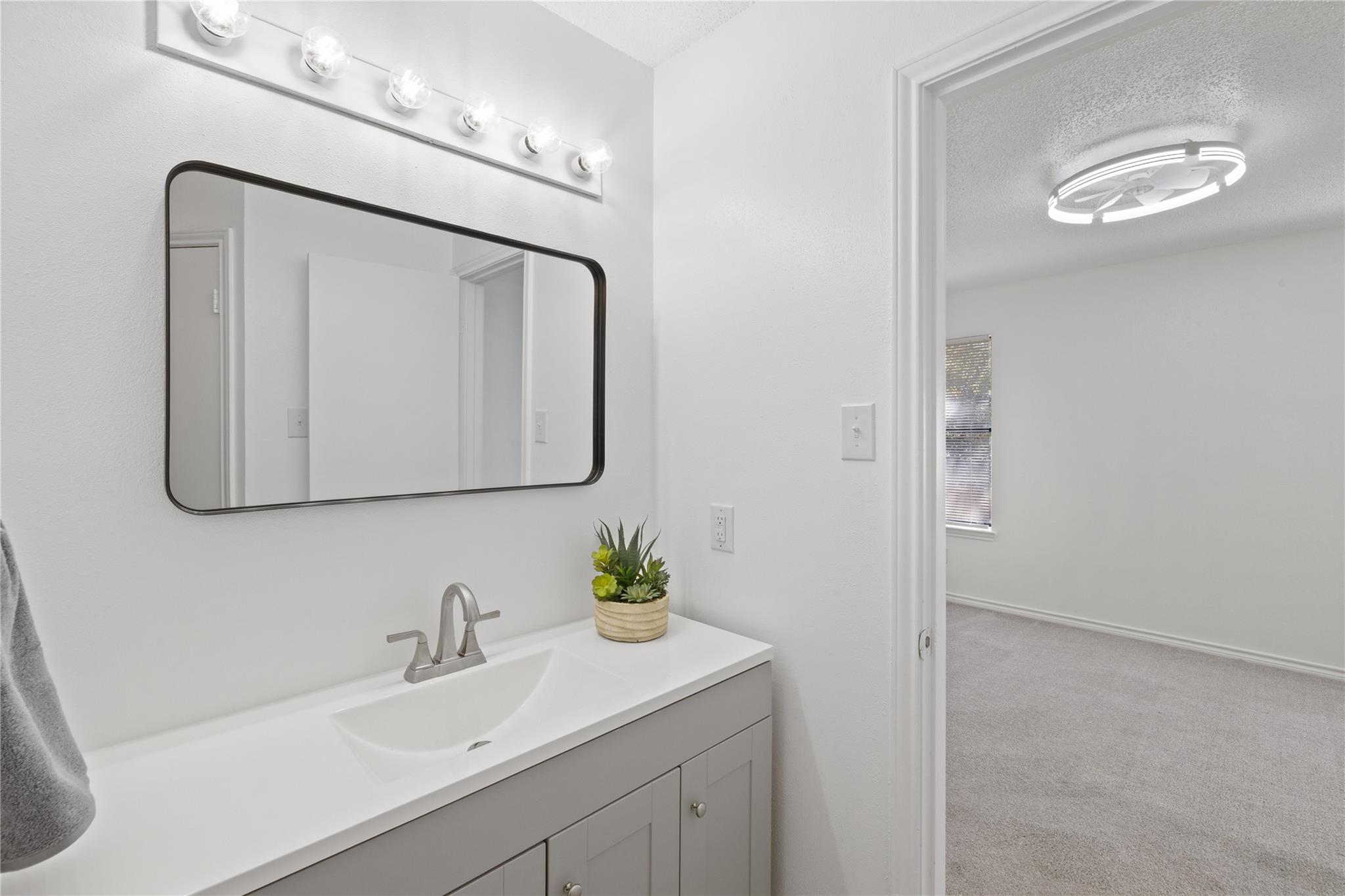 2629-B Alcott Ln # B, Austin, TX 78748