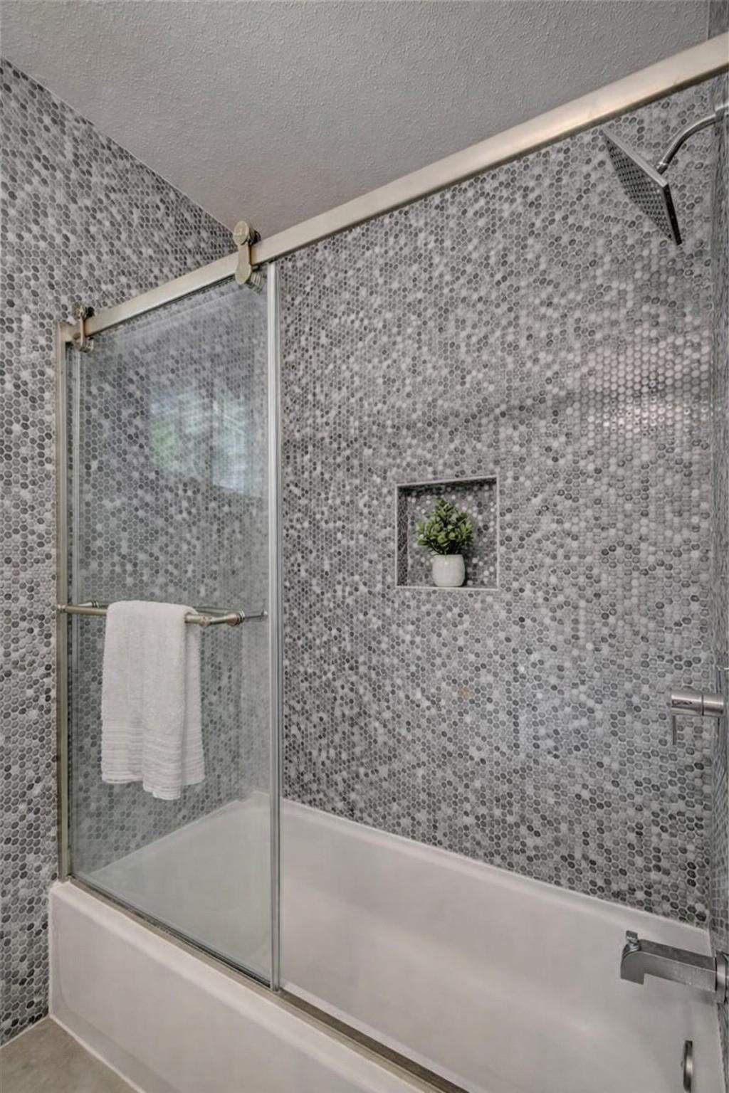 1400 Southport Dr # B, Austin, TX 78704