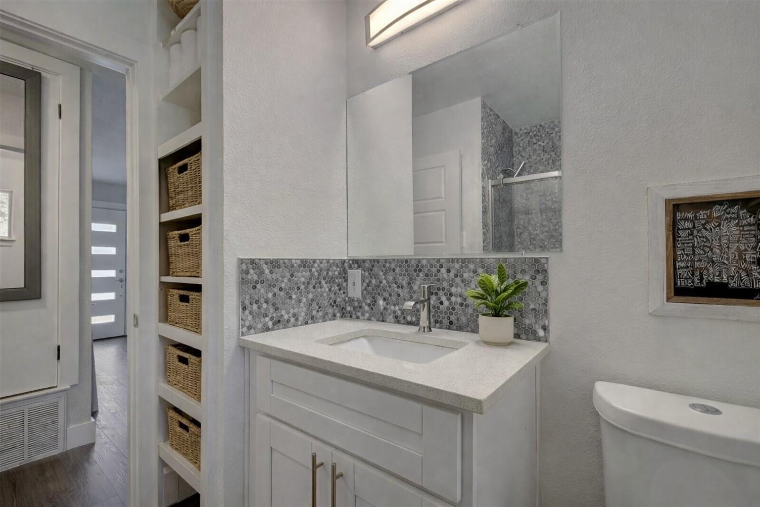 1400 Southport Dr # B, Austin, TX 78704