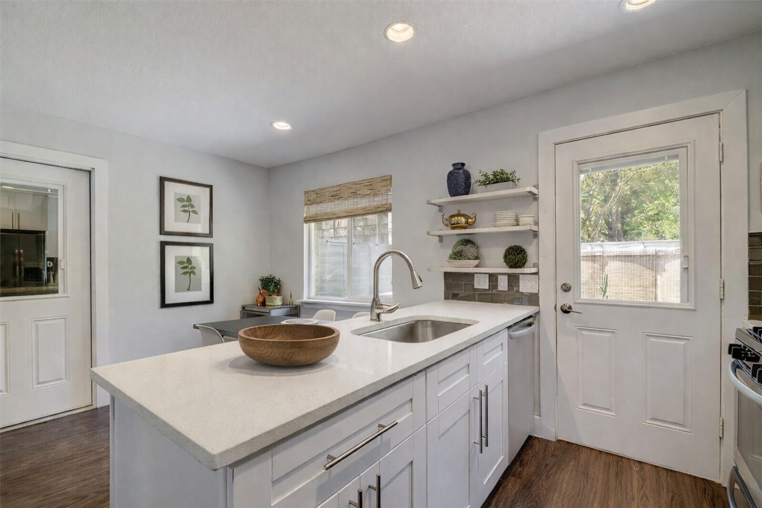 1400 Southport Dr # B, Austin, TX 78704