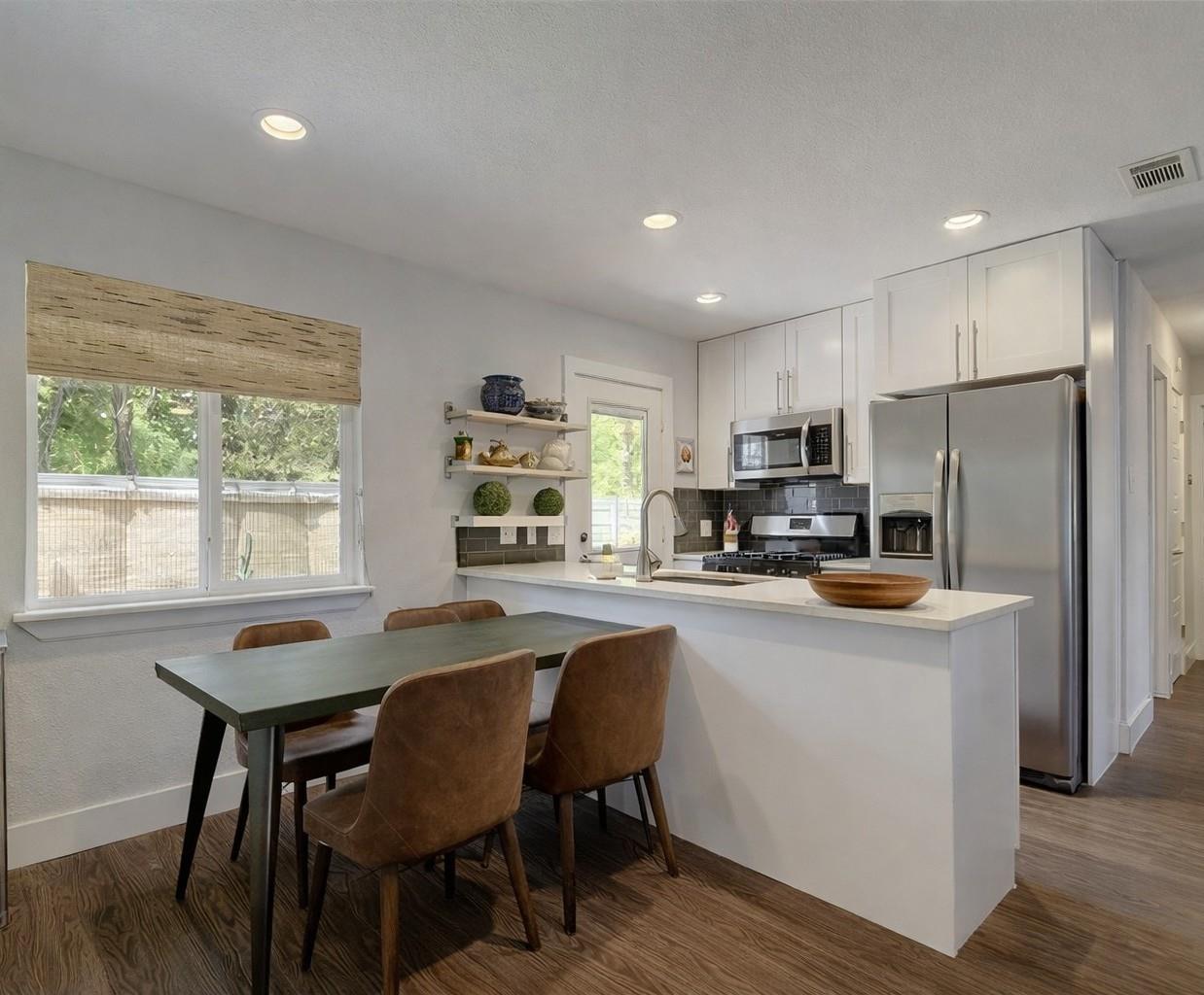 1400 Southport Dr # B, Austin, TX 78704