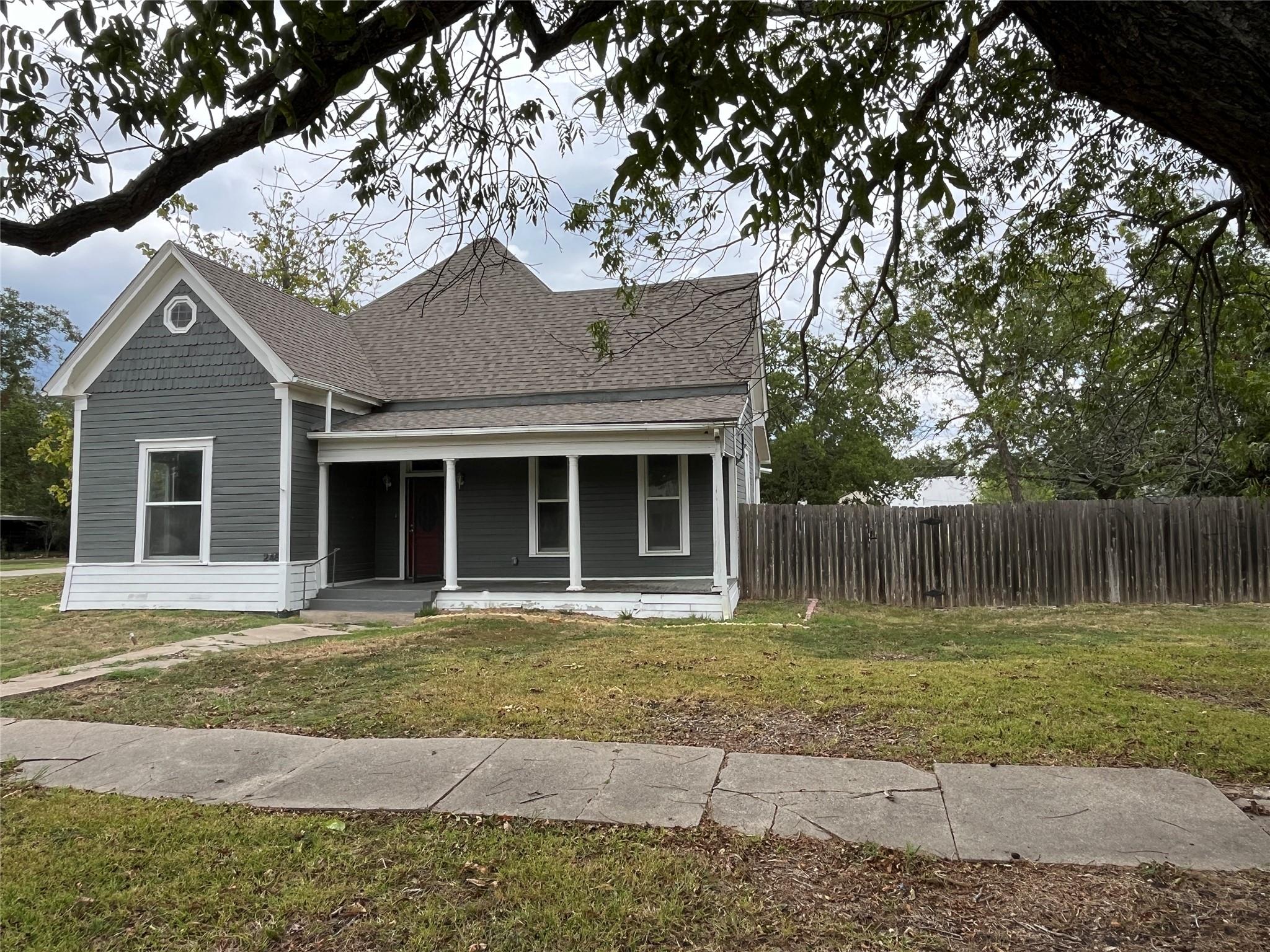 246 W Clark St, Bartlett, TX 76511