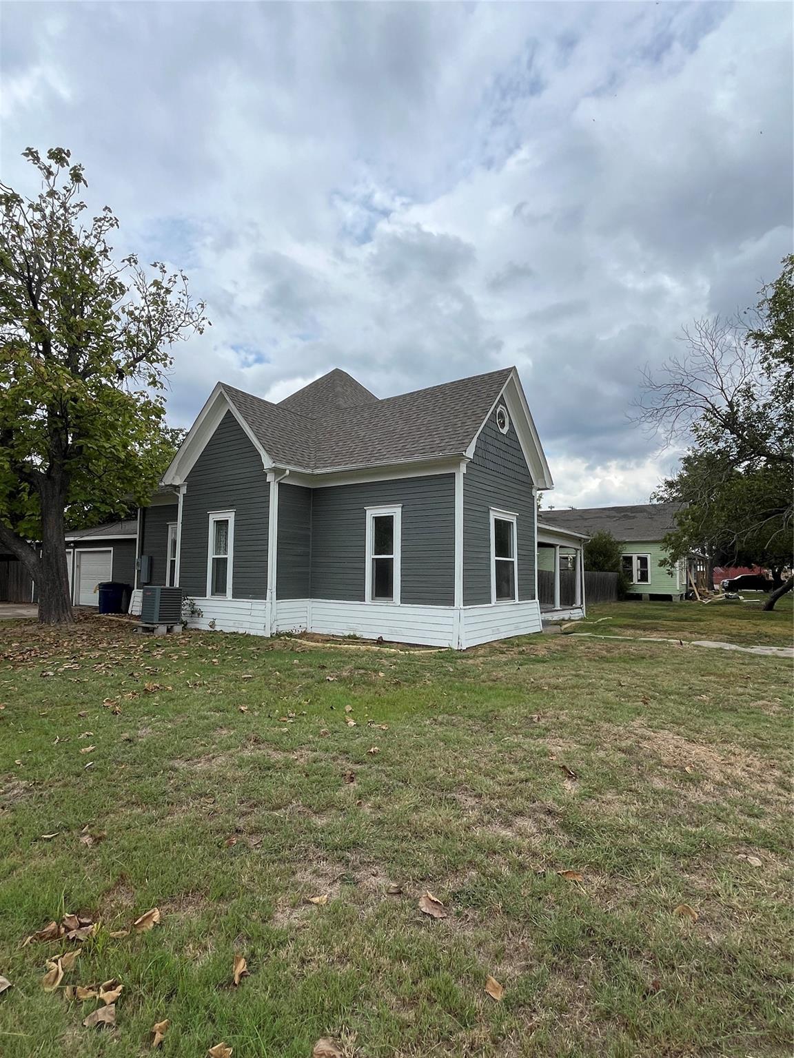 246 W Clark St, Bartlett, TX 76511