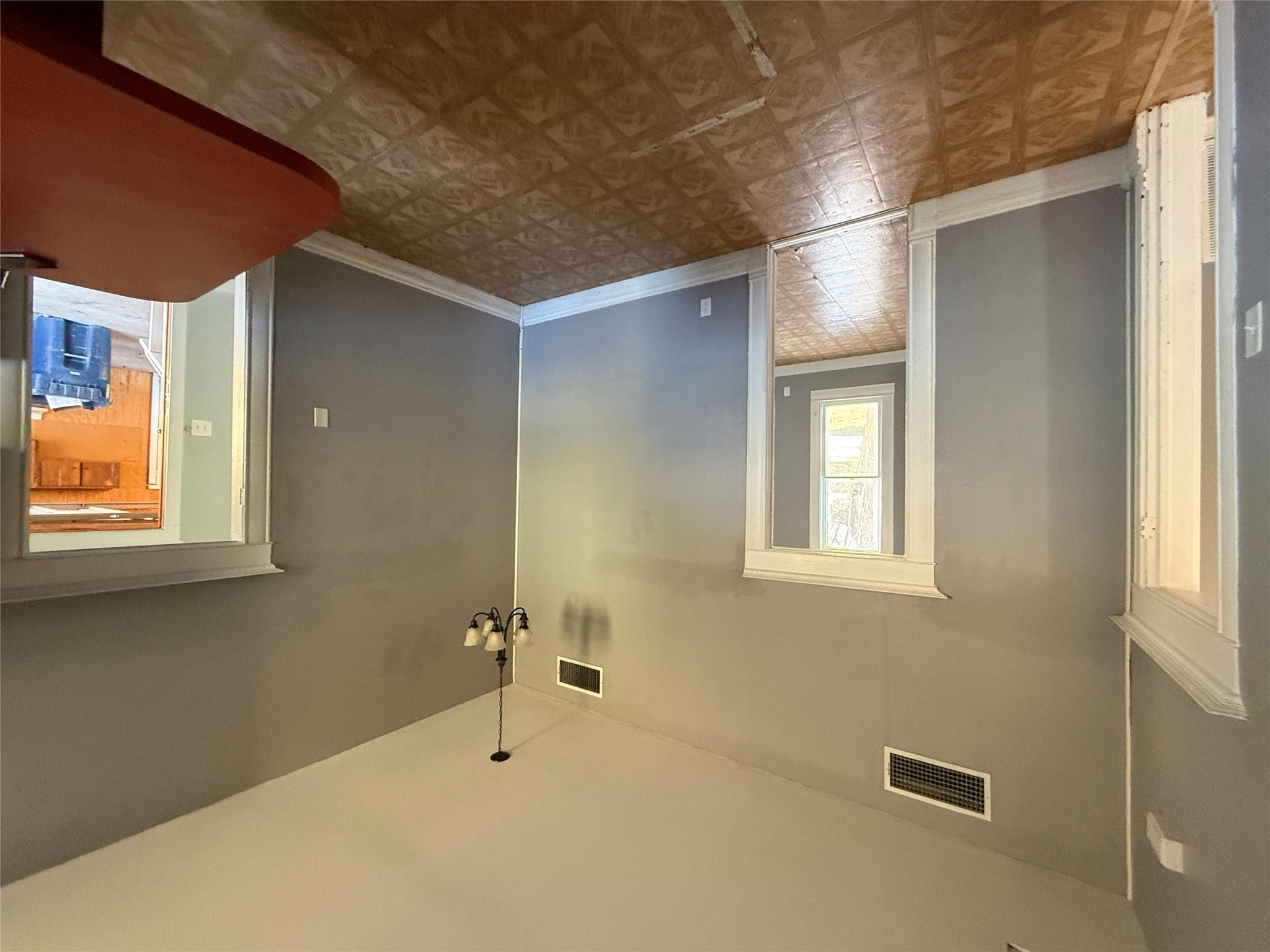 246 W Clark St, Bartlett, TX 76511