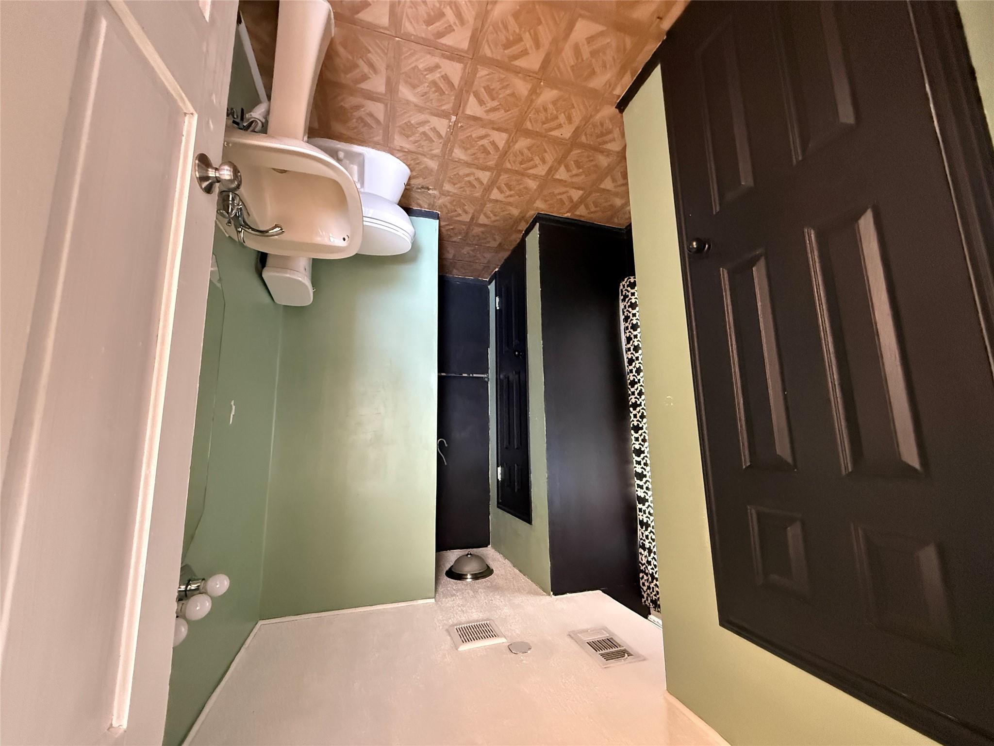 246 W Clark St, Bartlett, TX 76511