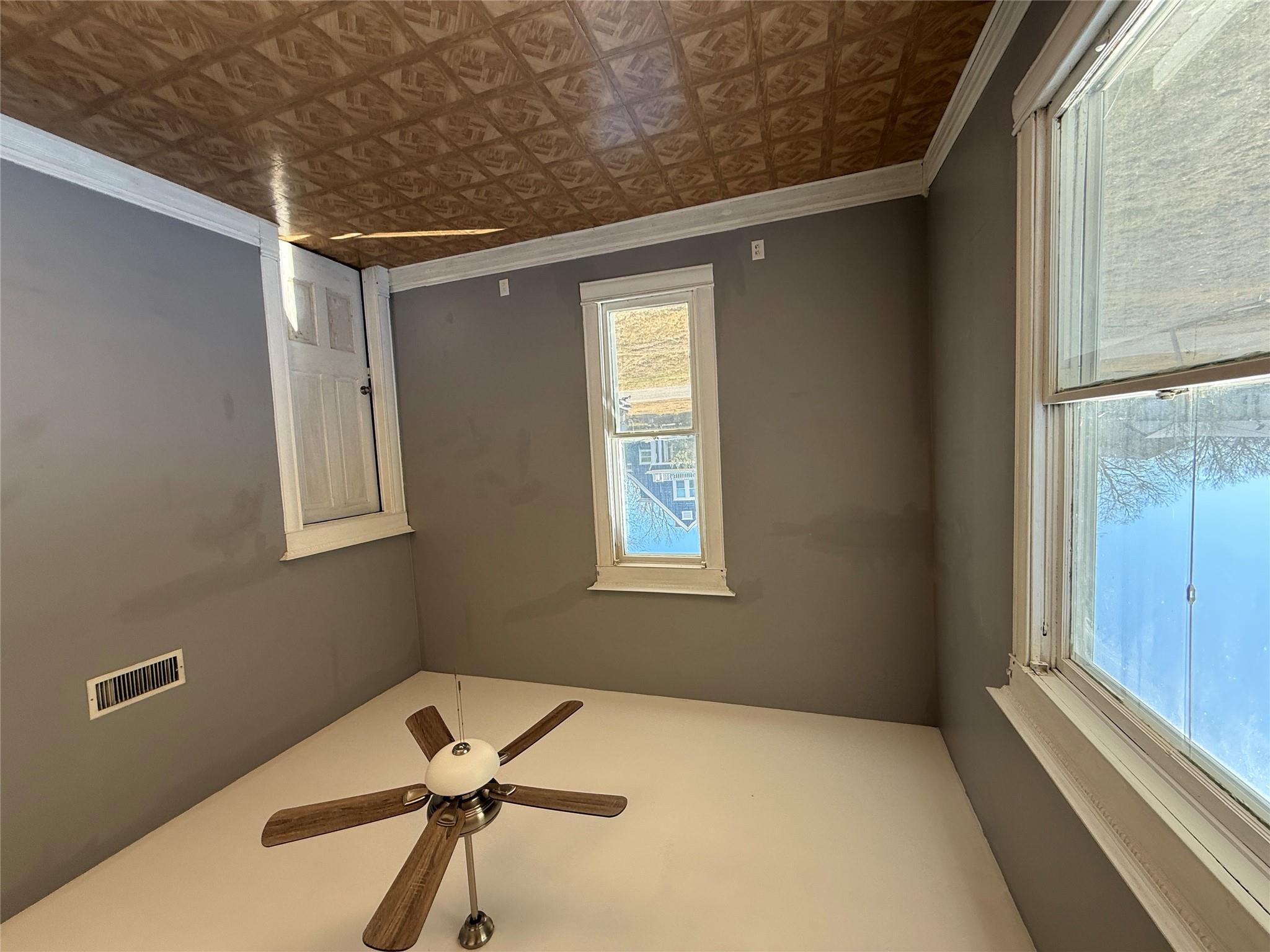 246 W Clark St, Bartlett, TX 76511