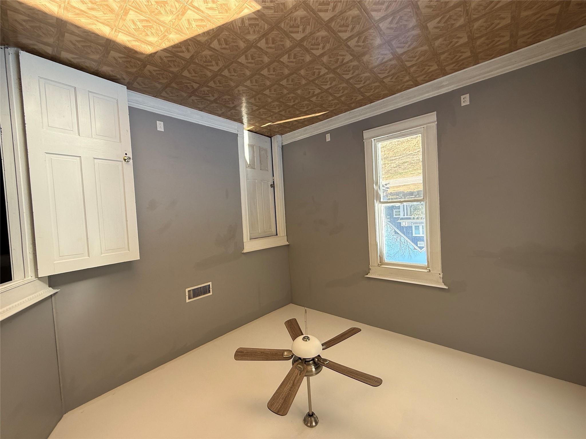 246 W Clark St, Bartlett, TX 76511