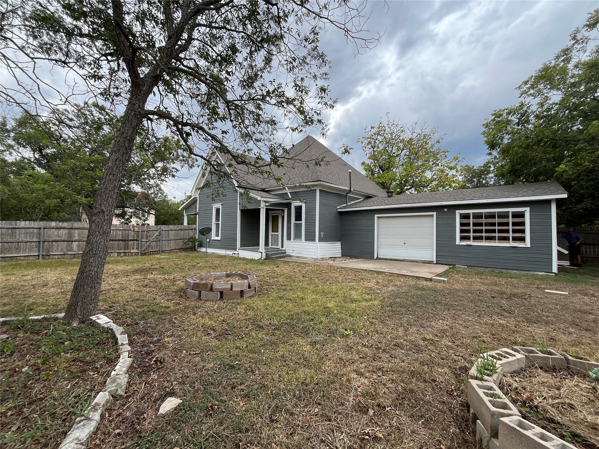 246 W Clark St, Bartlett, TX 76511