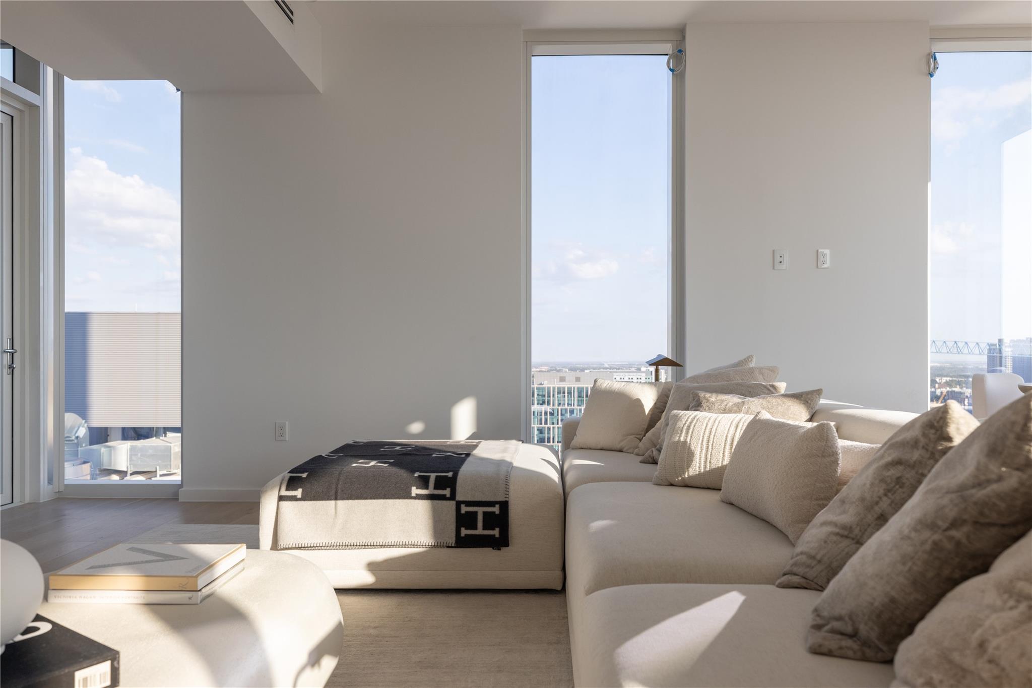 313 W 17th St # 2007, Austin, TX 78701