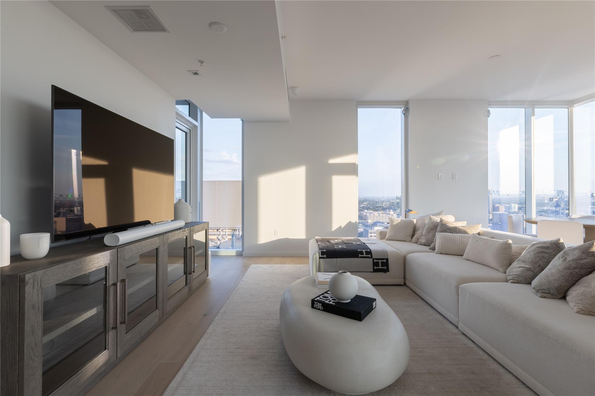 313 W 17th St # 2007, Austin, TX 78701