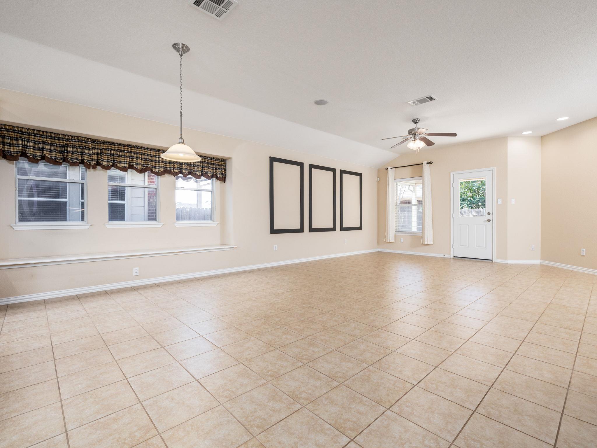 2005 Granite Springs Rd, Leander, TX 78641